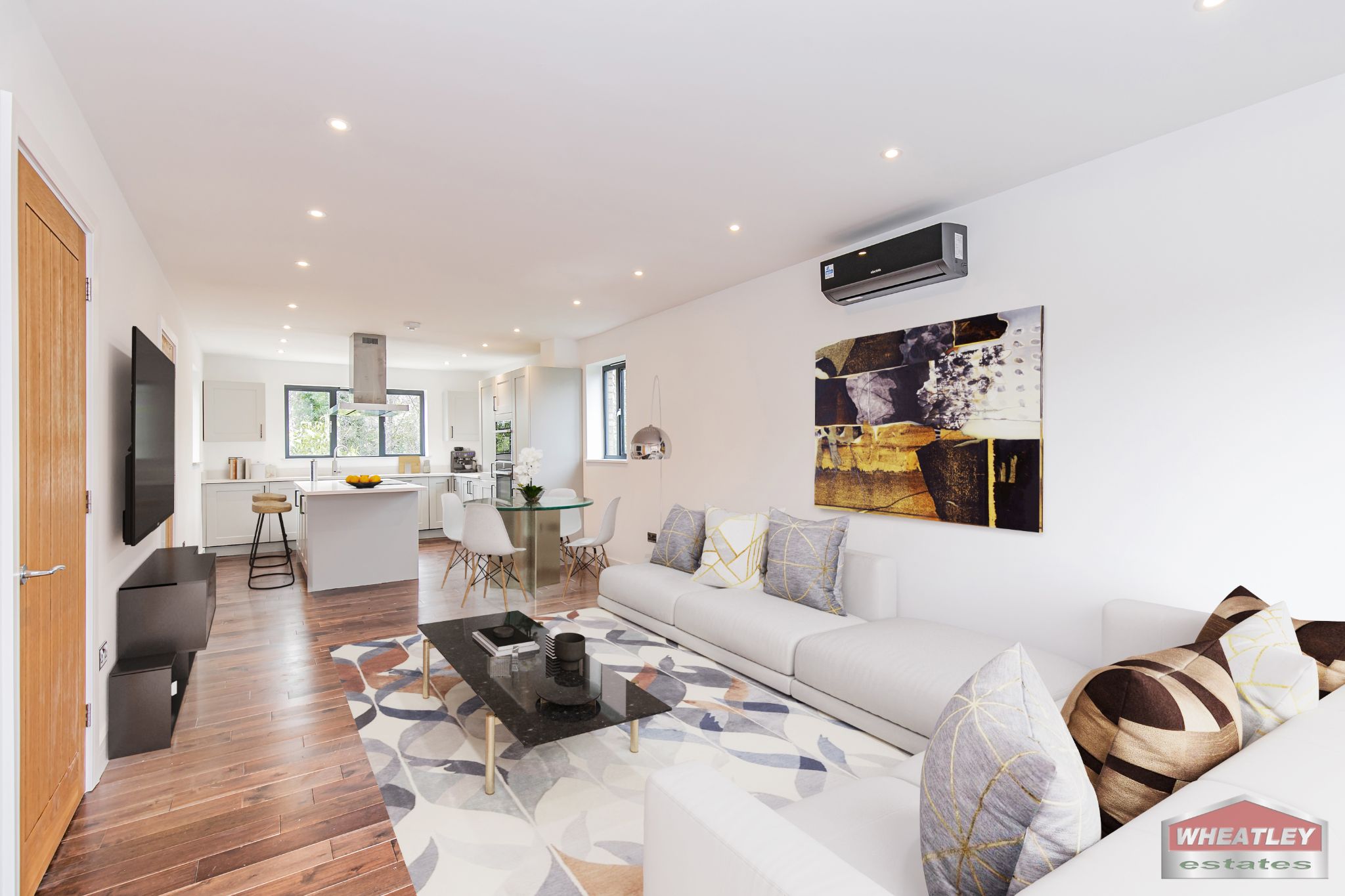 4 Bed Detached House For Sale - Photograph 2