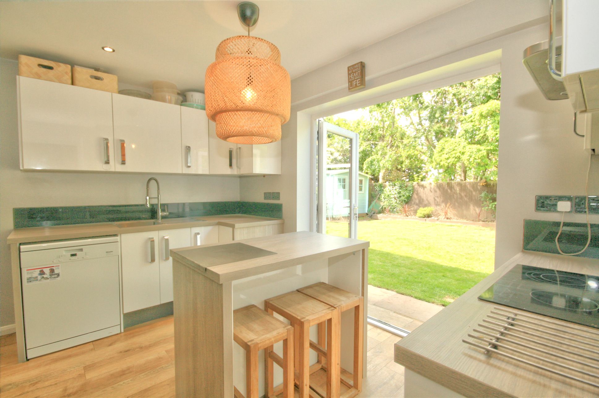 5 Bed Detached House For Sale - Photograph 9