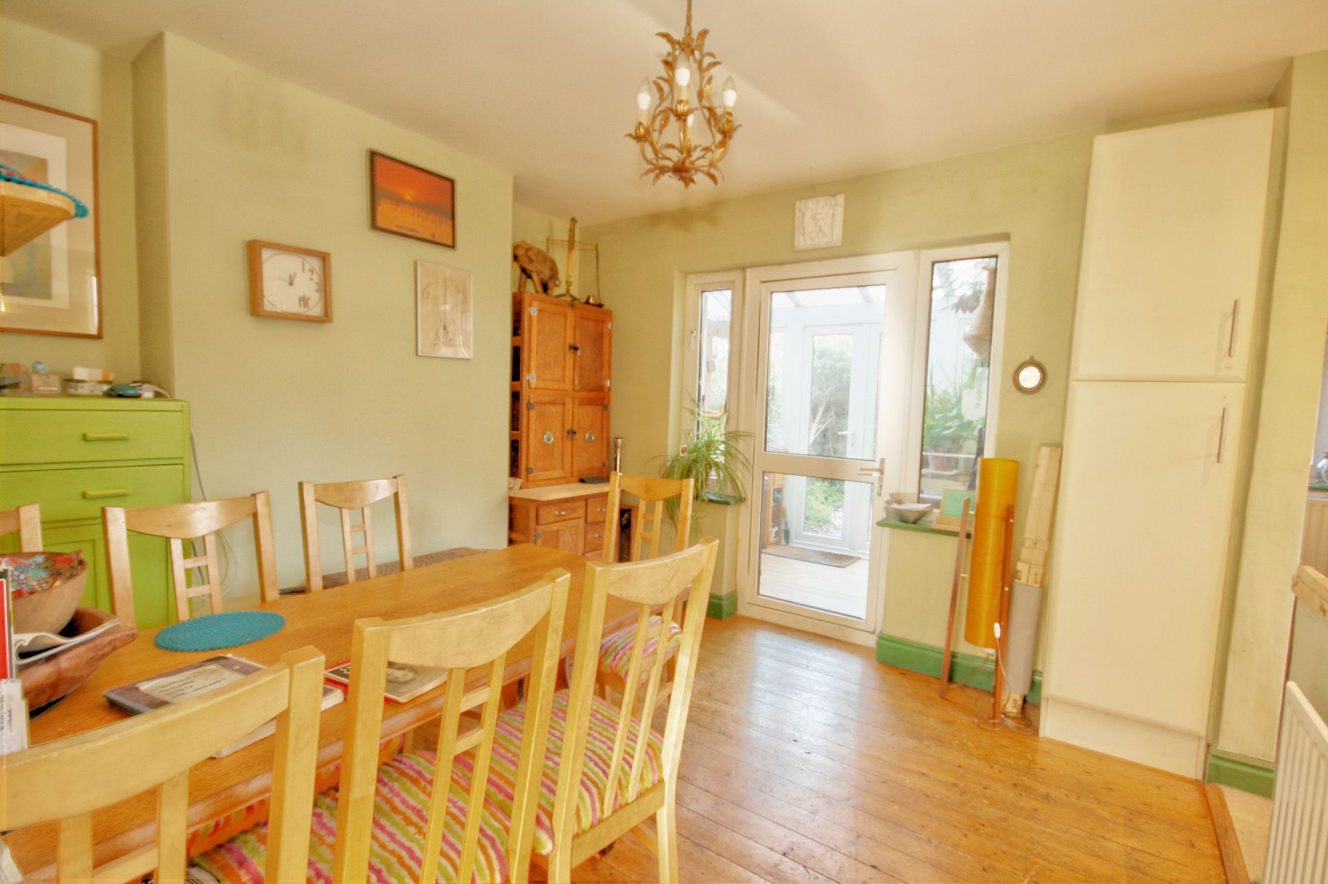 3 Bed Semi-detached House For Sale - Photograph 3