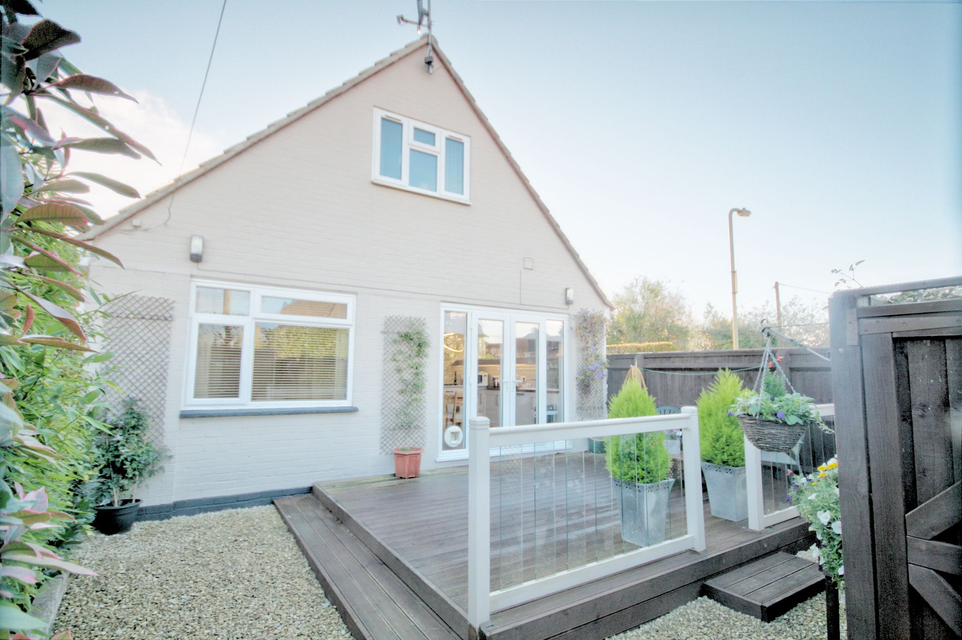 3 Bed Chalet House For Sale - Photograph 3