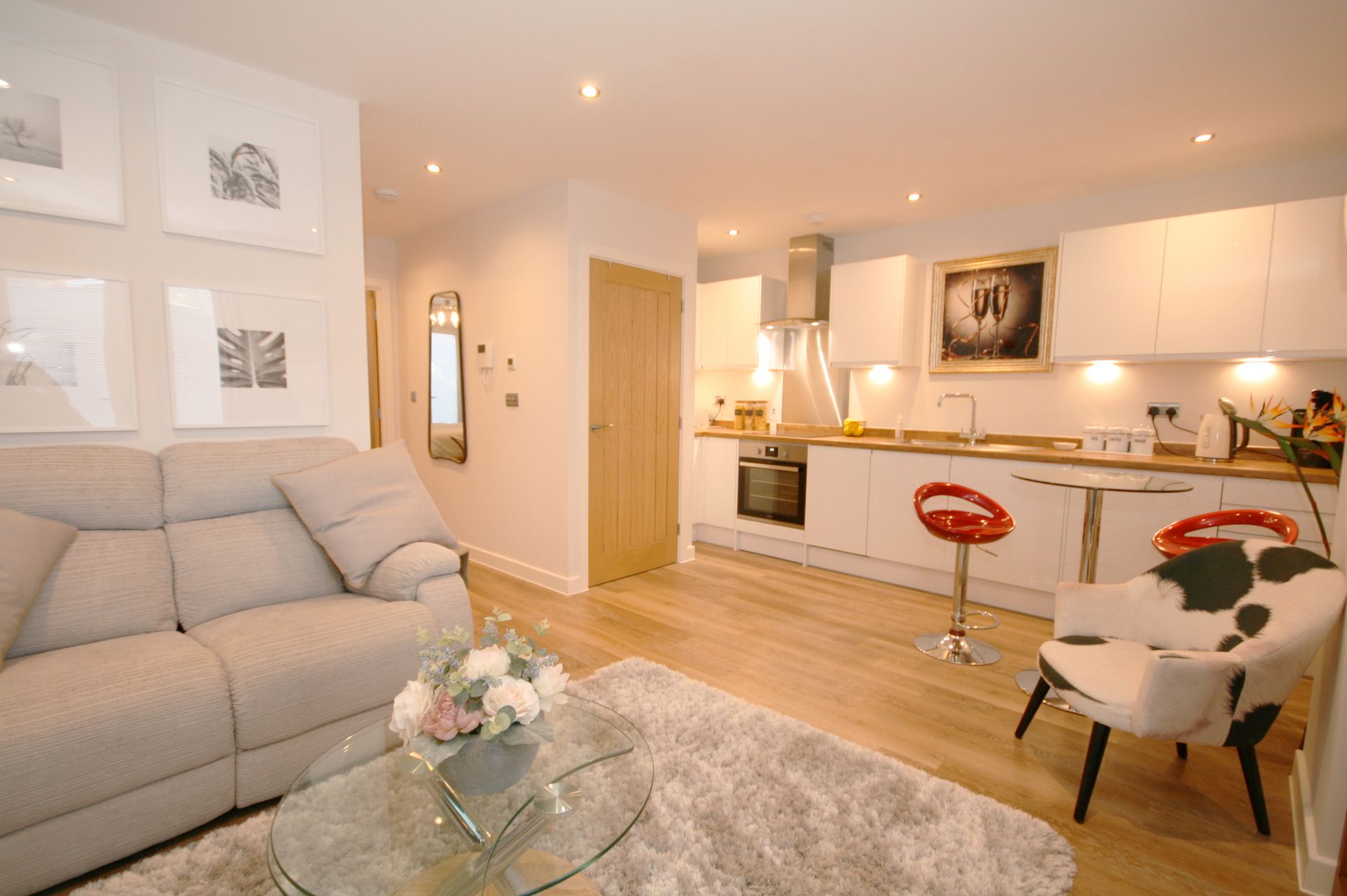 1 Bed Apartment Flat/apartment To Rent - Photograph 3