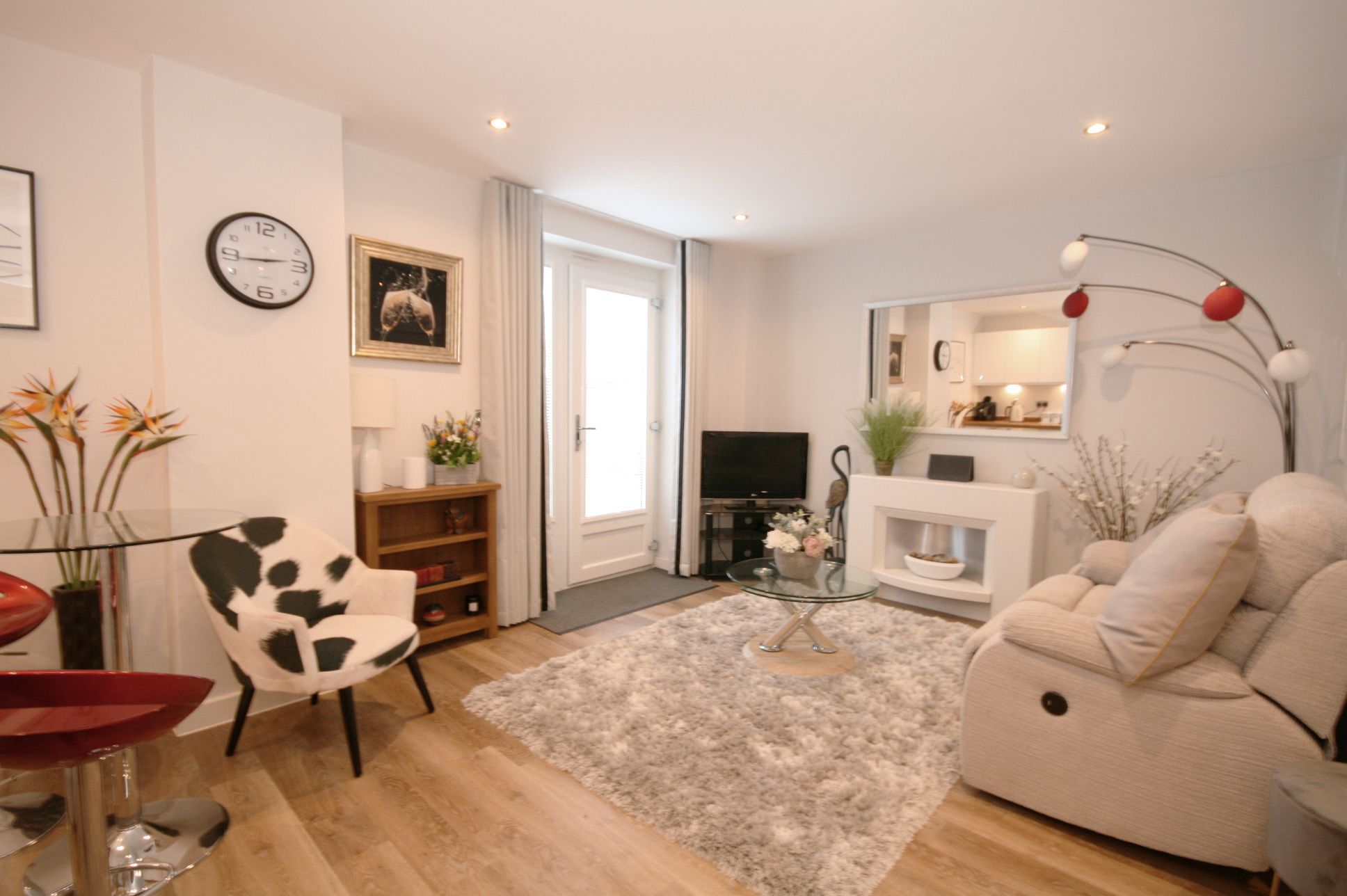 1 Bed Apartment Flat/apartment To Rent - Photograph 4