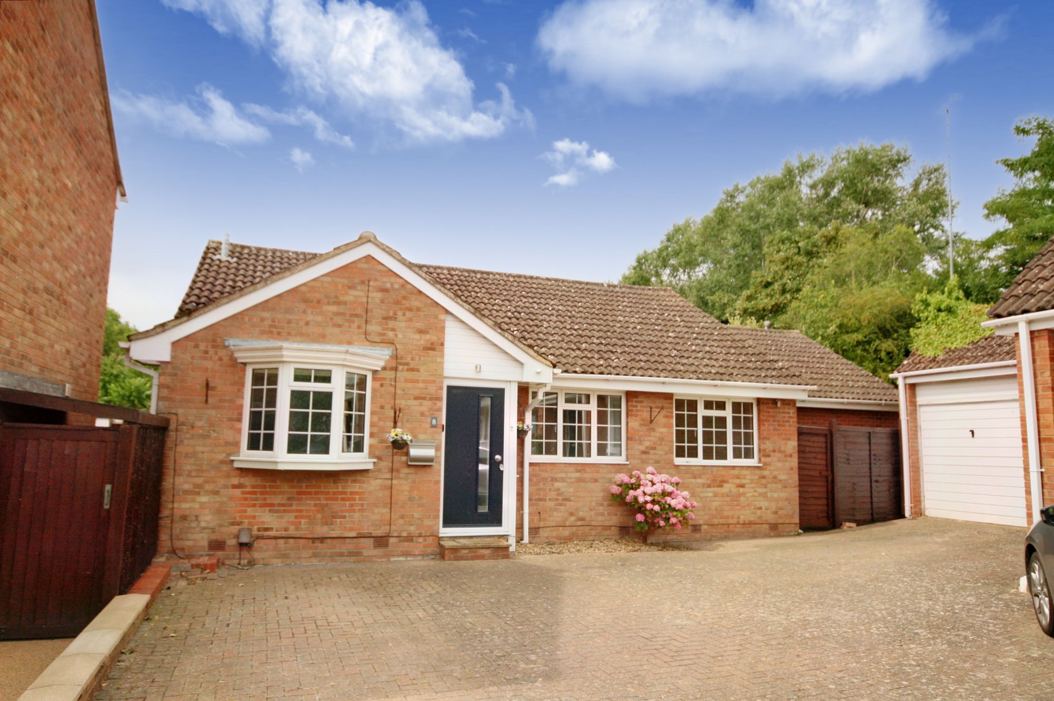 4 Bed Detached Bungalow For Sale - Photograph 1