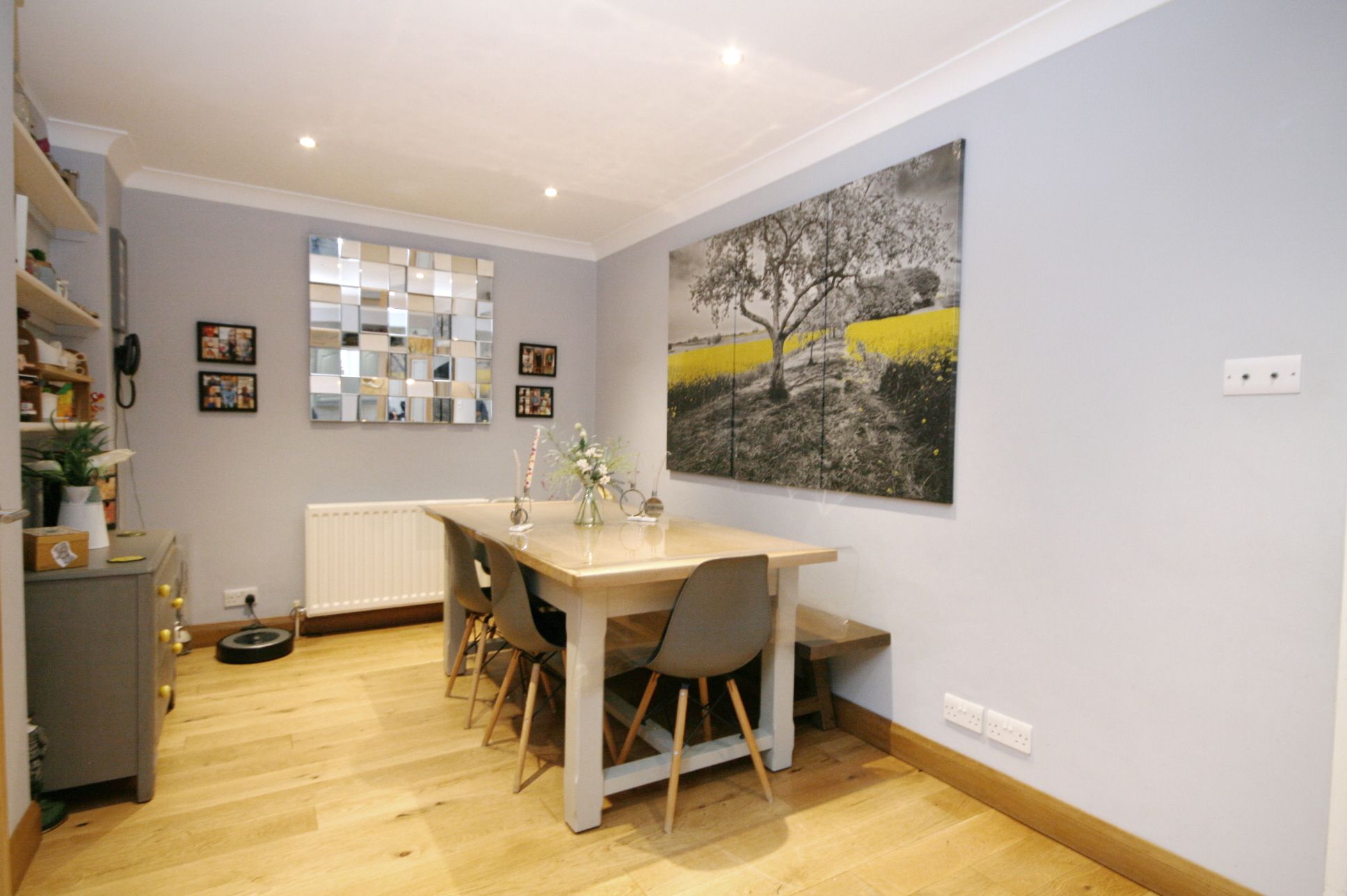 5 Bed Detached House For Sale - Photograph 4