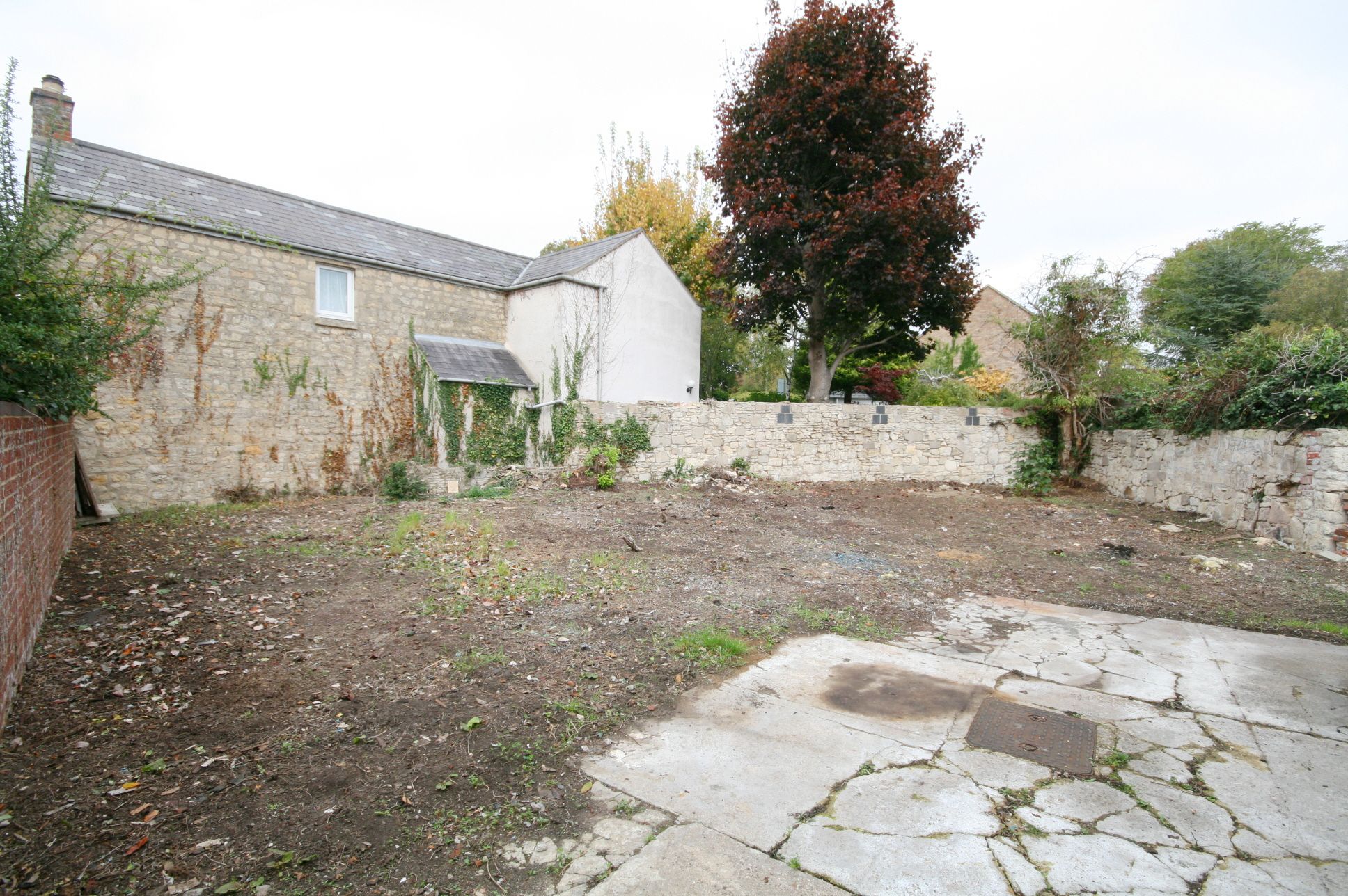 3 Bed Detached Bungalow For Sale - Photograph 2