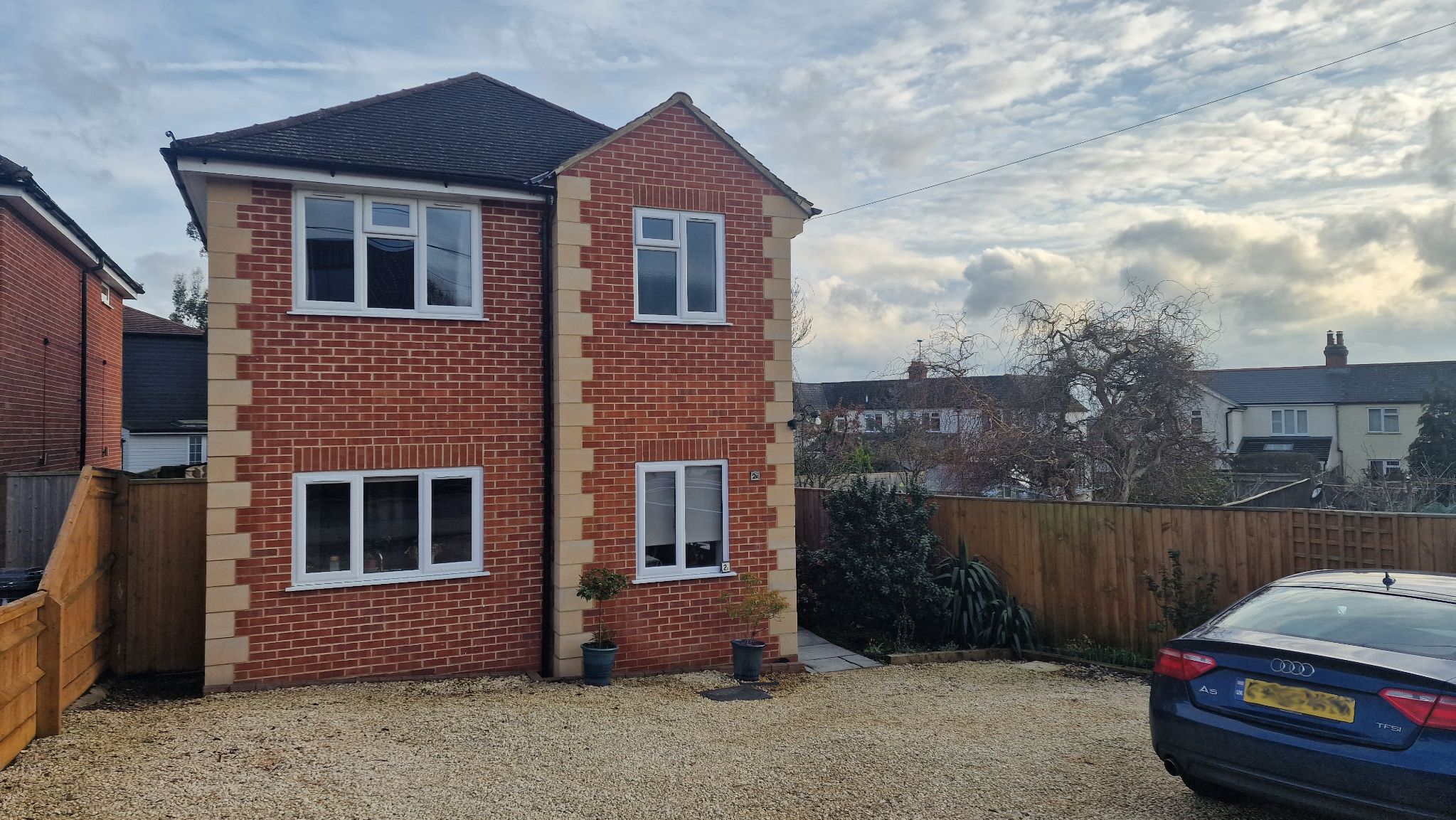 2 Bed Detached House To Rent - Photograph 1