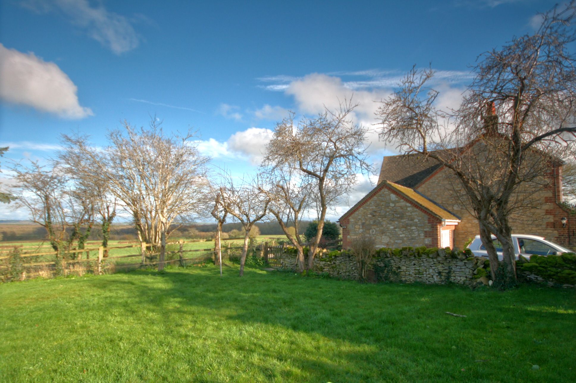 2 Bed Semi-detached House For Sale - Photograph 2