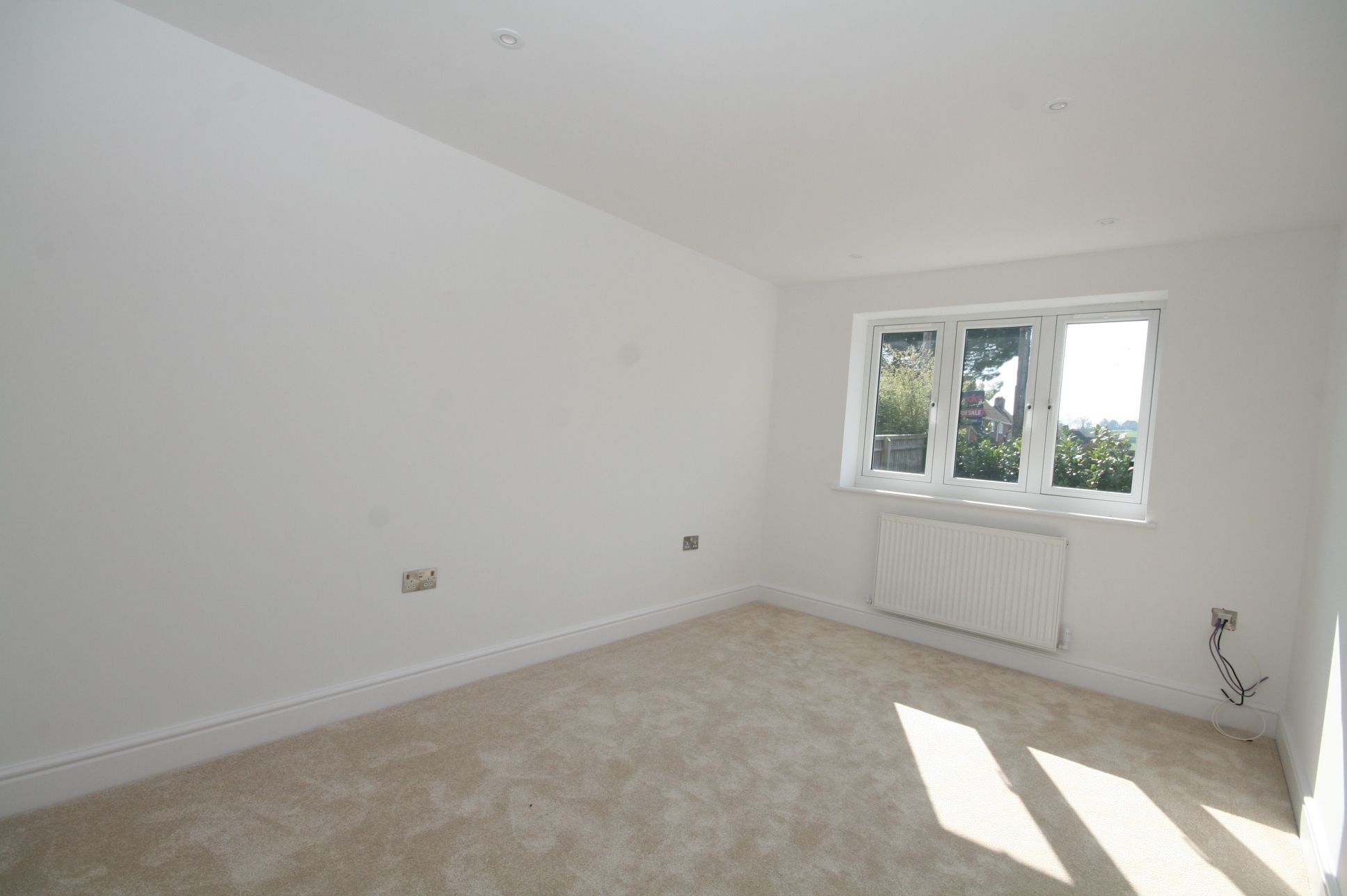 2 Bed Detached Bungalow For Sale - Photograph 5