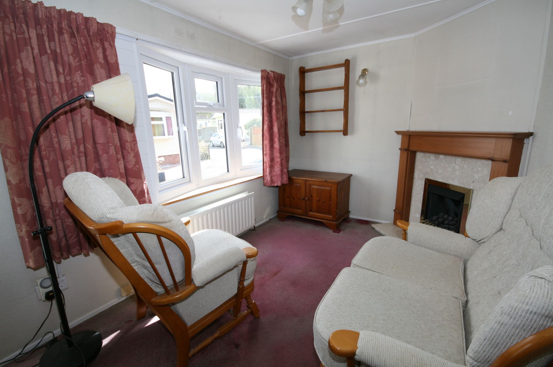 2 Bed Park Home House For Sale - Photograph 2