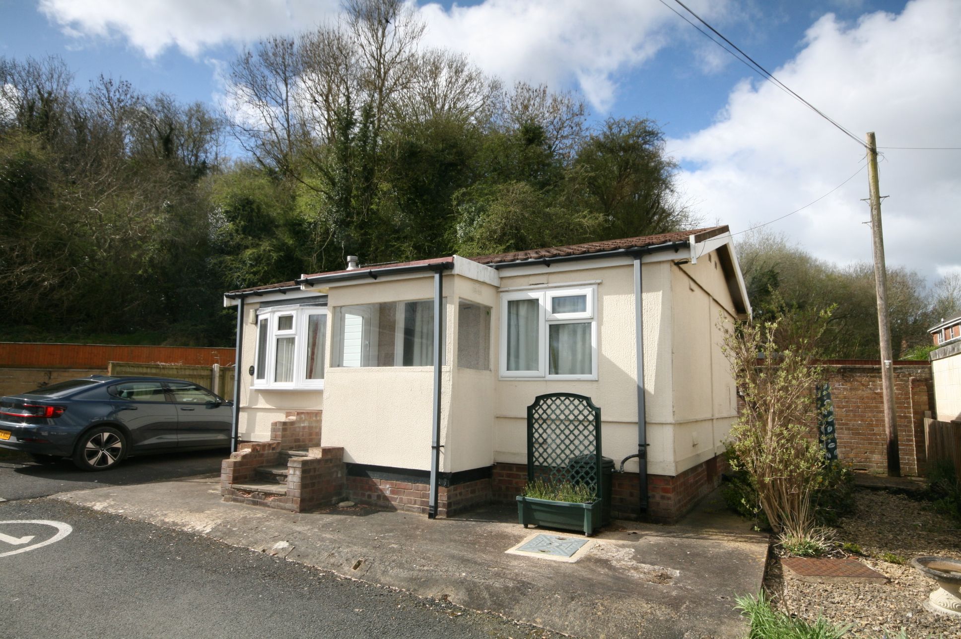 2 Bed Park Home House For Sale - Photograph 1