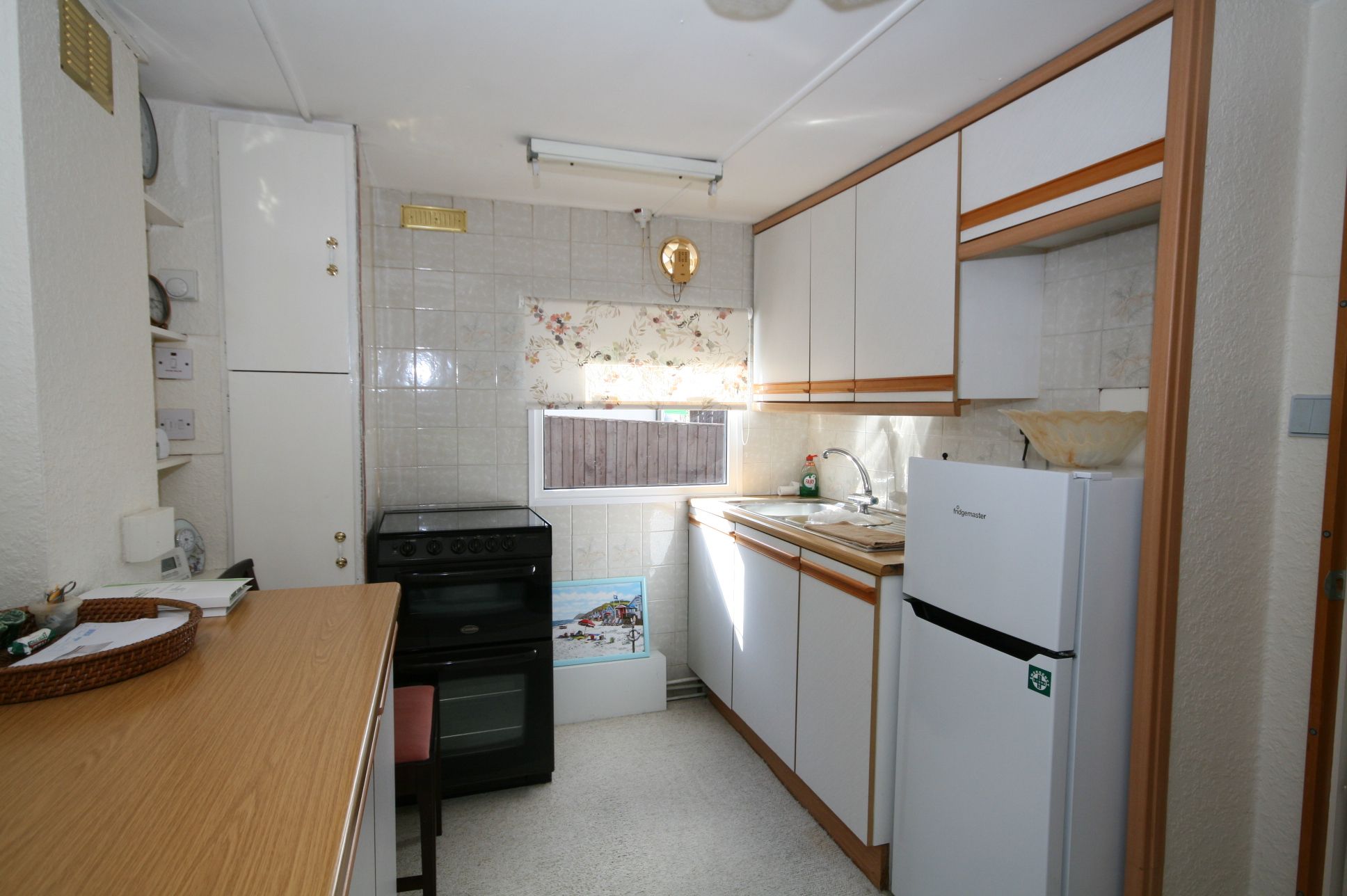 1 Bed Park Home House For Sale - Photograph 3