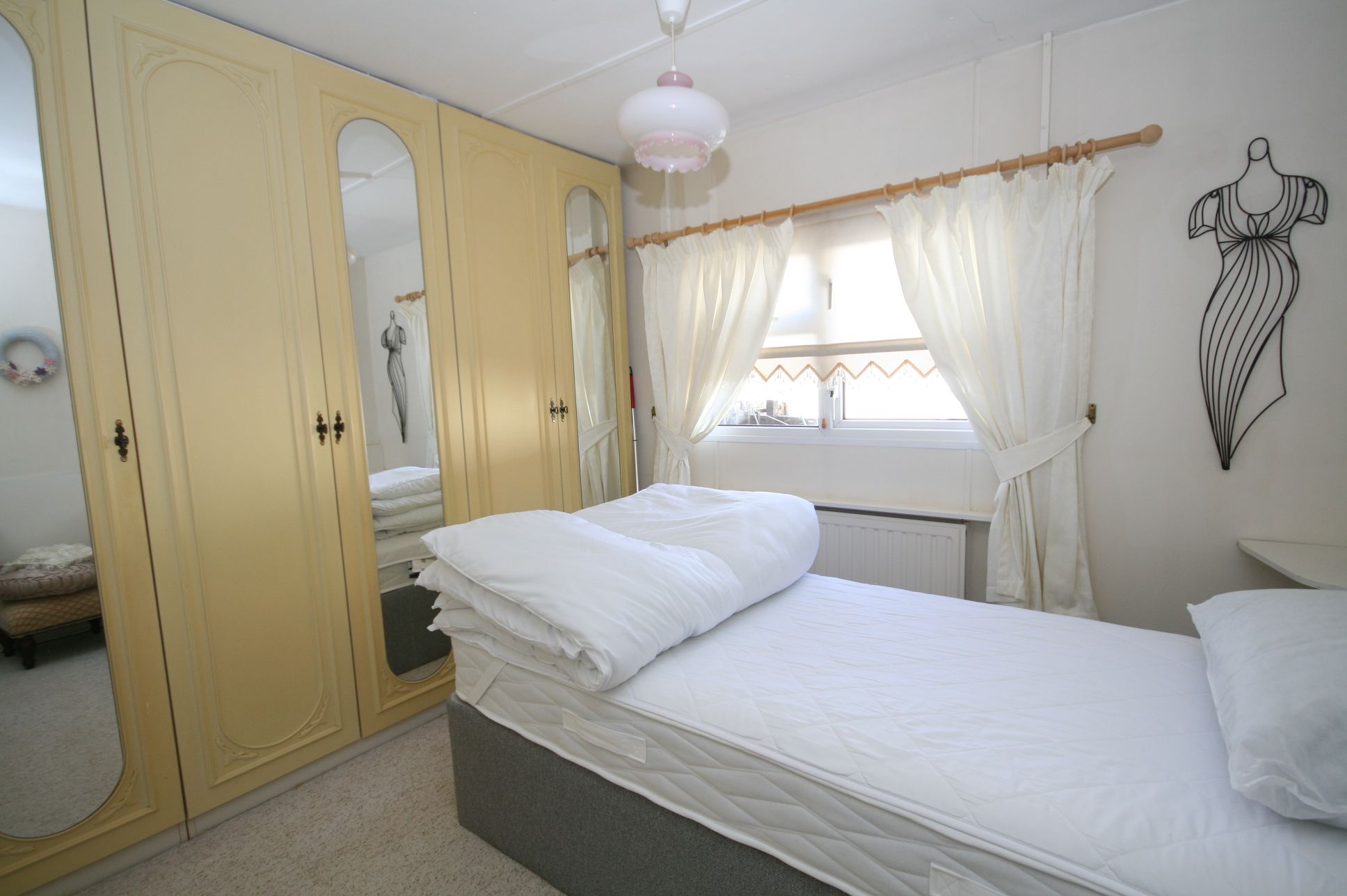 1 Bed Park Home House For Sale - Photograph 4