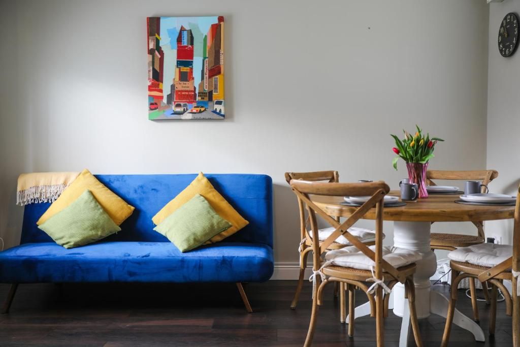 1 Bed Semi-detached House To Rent - Photograph 1