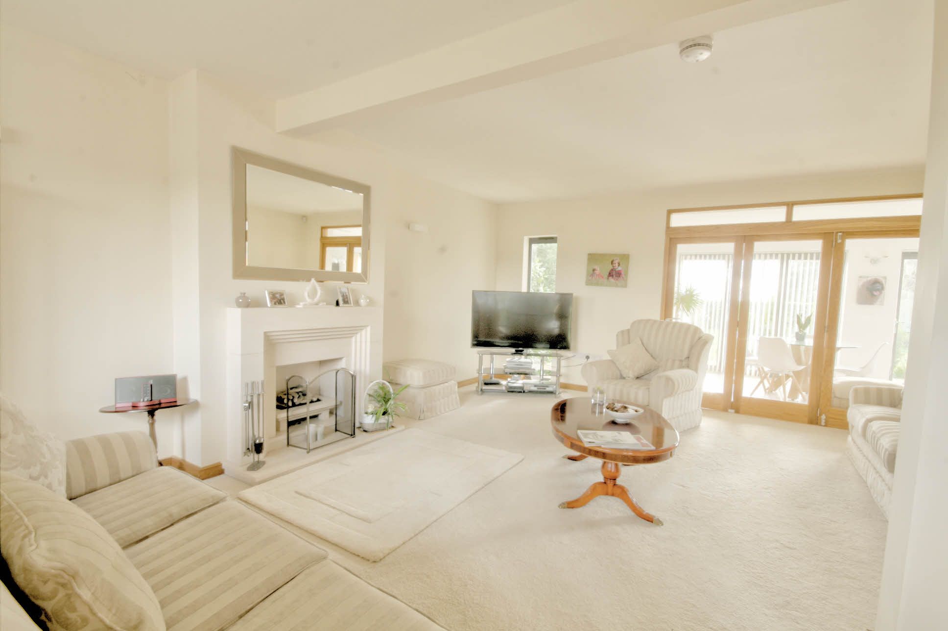 4 Bed Detached House For Sale - Photograph 4