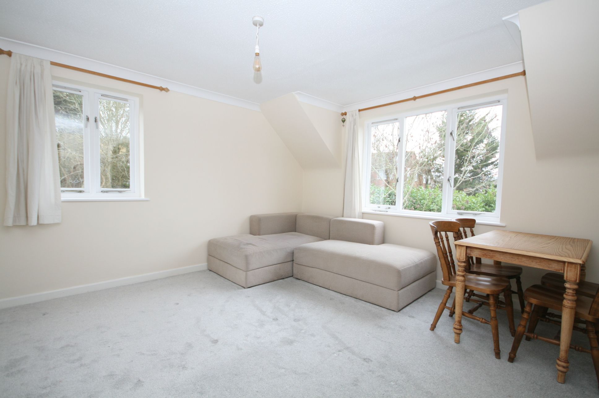 1 Bed Apartment Flat/apartment To Rent - Photograph 2