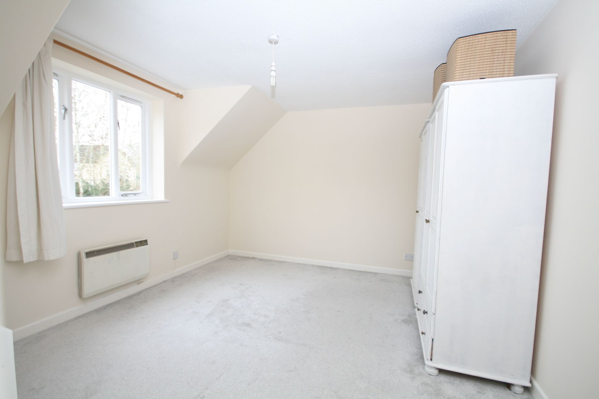 1 Bed Apartment Flat/apartment To Rent - Photograph 4