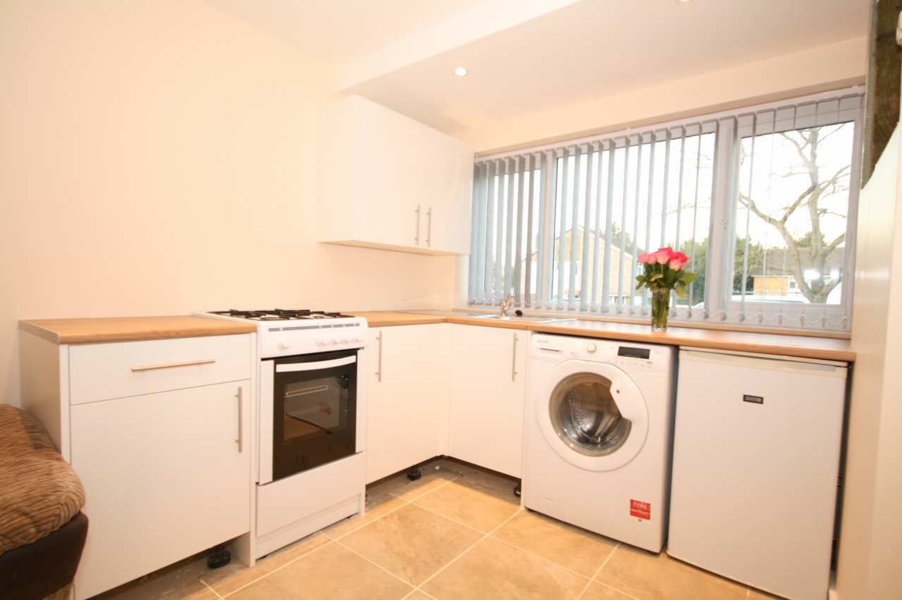 1 Bed Ground Floor Flat/apartment To Rent - Photograph 1