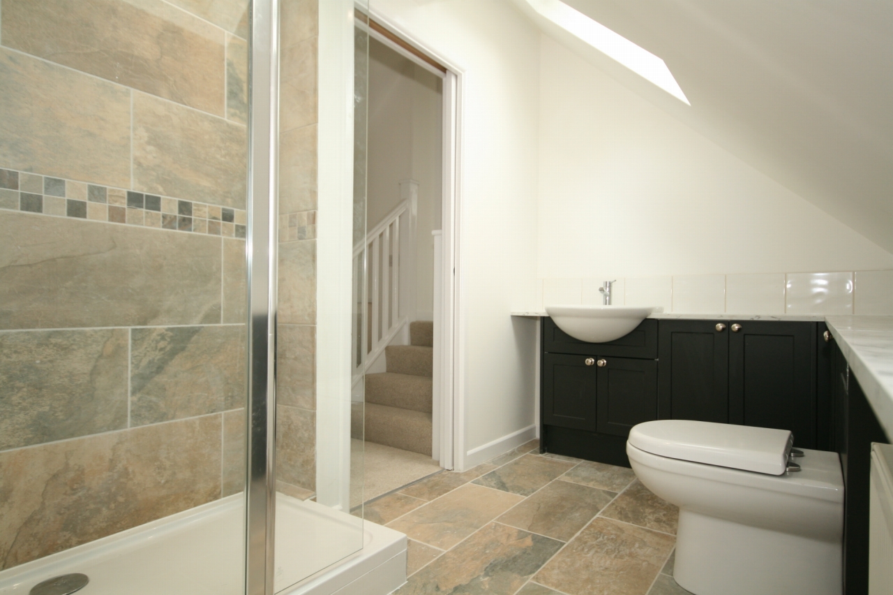3 Bed Cottage House For Sale - Shower room