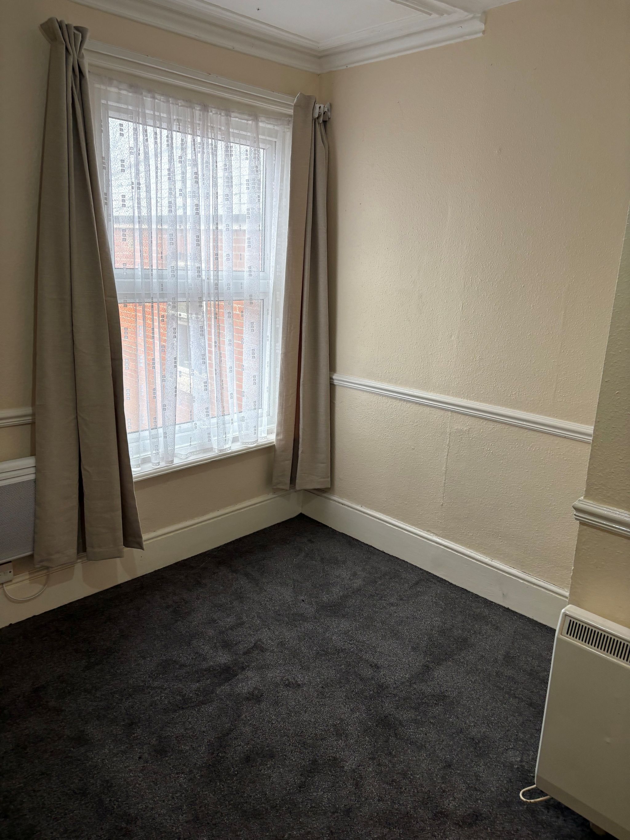 Apartment Flat/apartment To Let in Southampton - Photograph 4