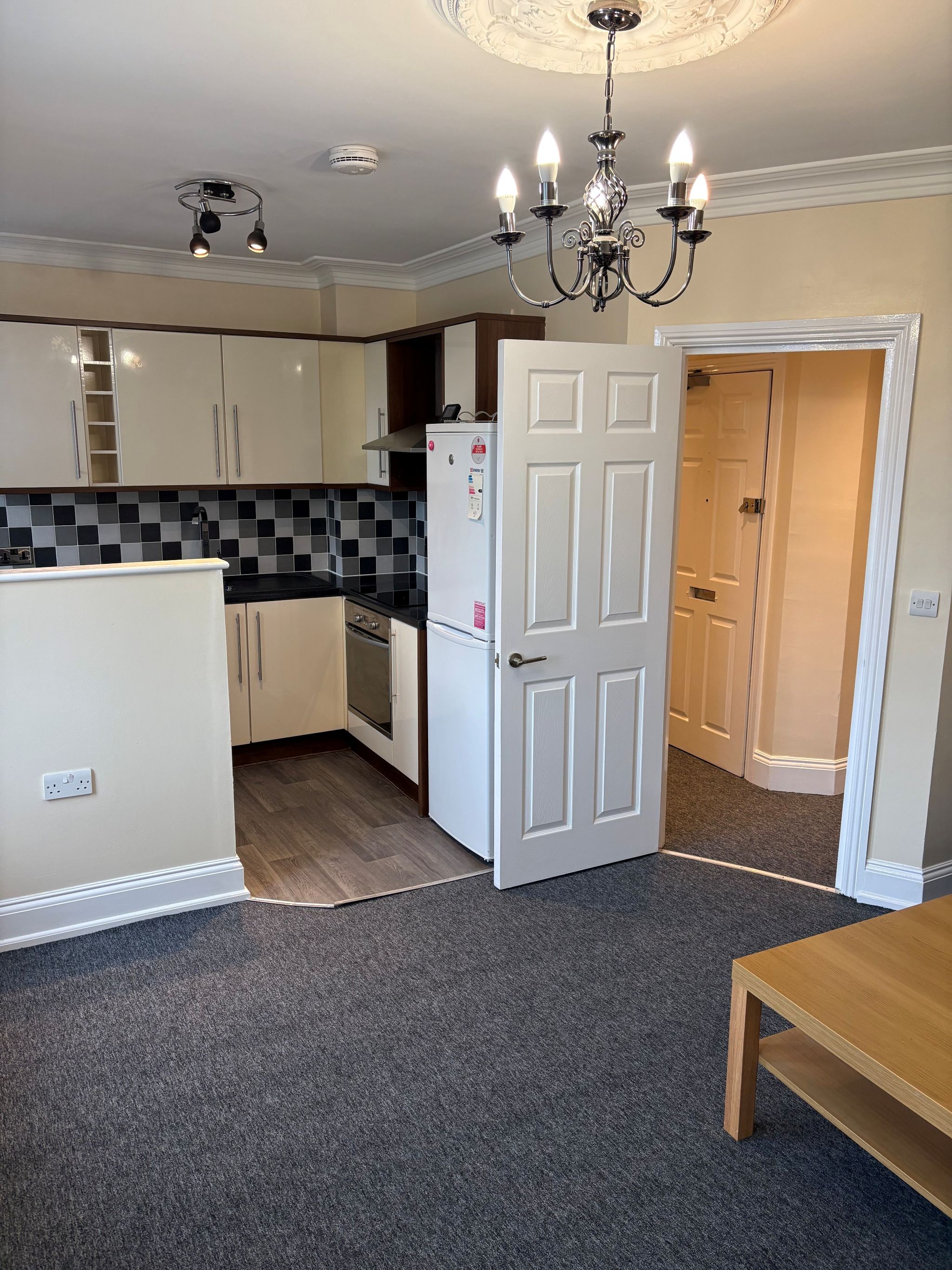 1 bedroom apartment flat/apartment To Let in Southampton - Photograph 5