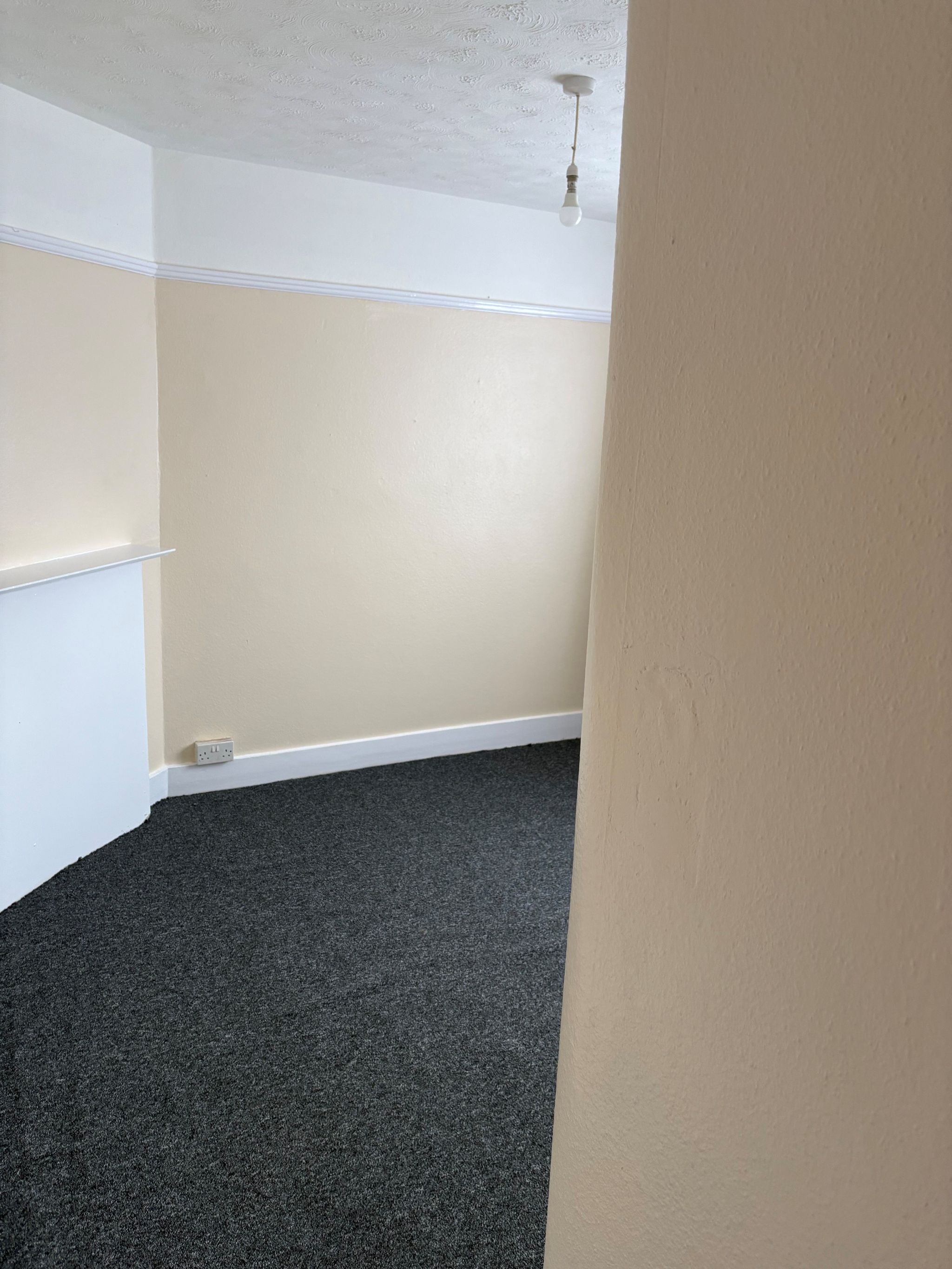 Ground Floor Flat/apartment To Let in Southampton - Photograph 4