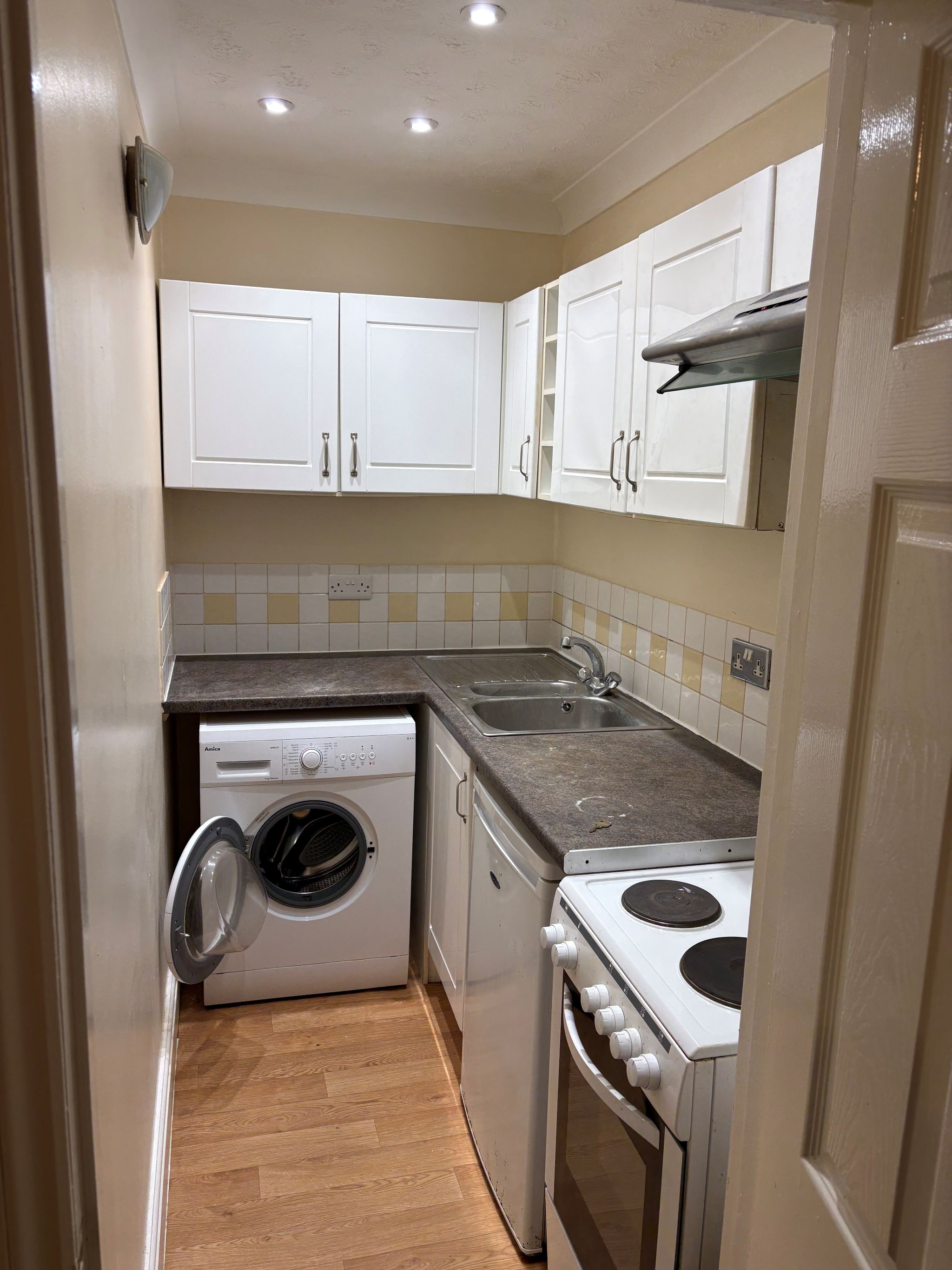 1 bedroom apartment flat/apartment To Let in Southampton - Photograph 3