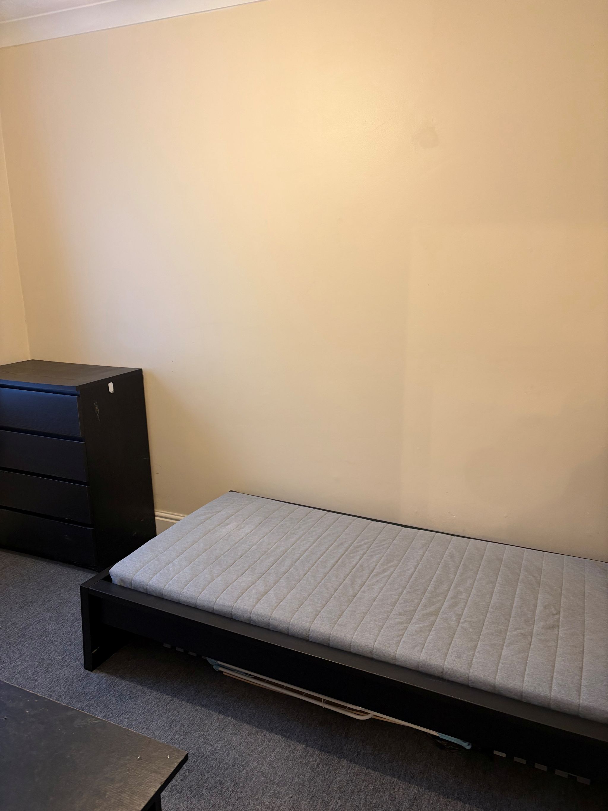 1 bedroom apartment flat/apartment To Let in Southampton - Photograph 2