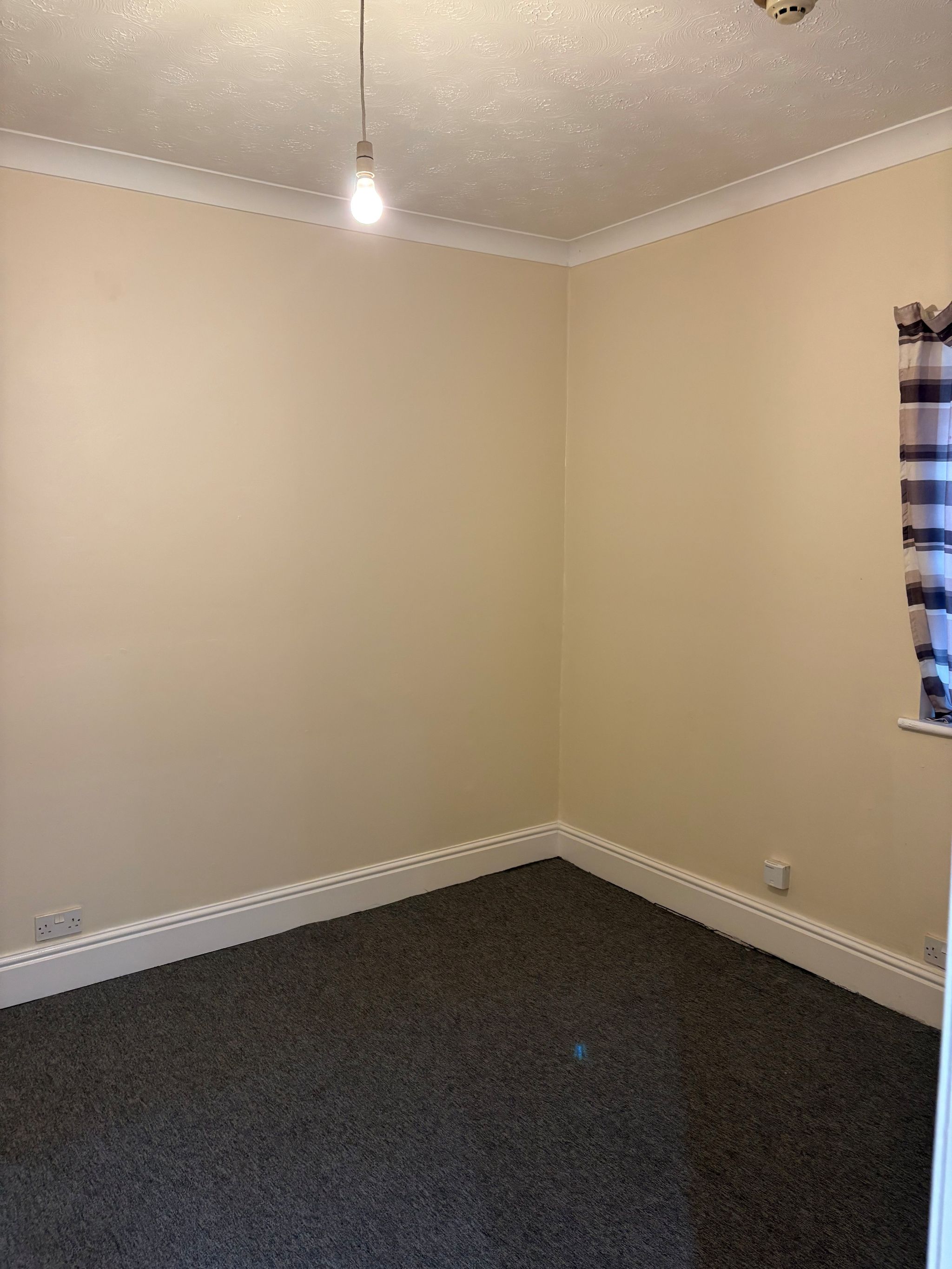 1 bedroom apartment flat/apartment To Let in Southampton - Photograph 4