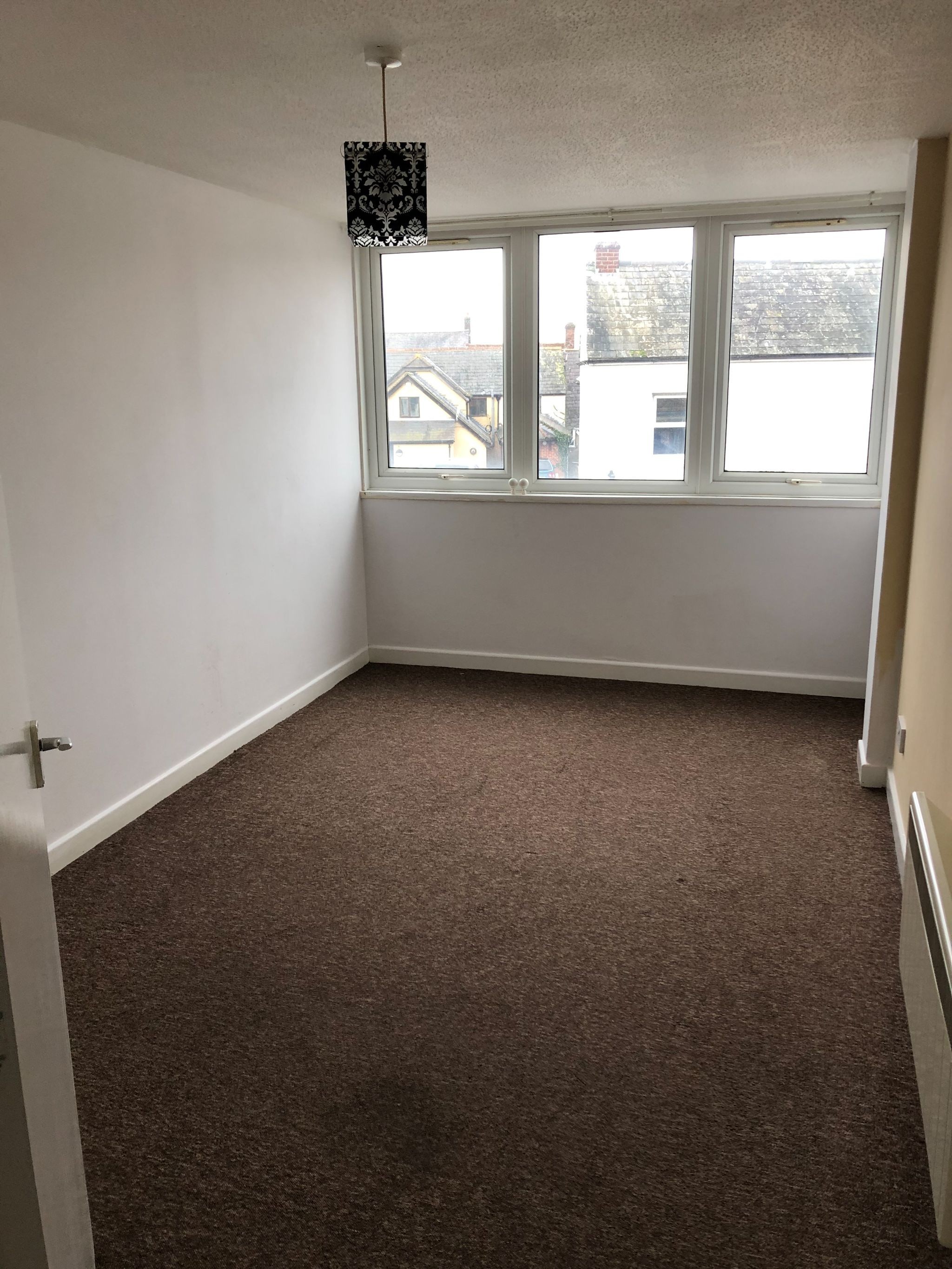 2 bedroom apartment flat/apartment To Let in New Forest - Photograph 3