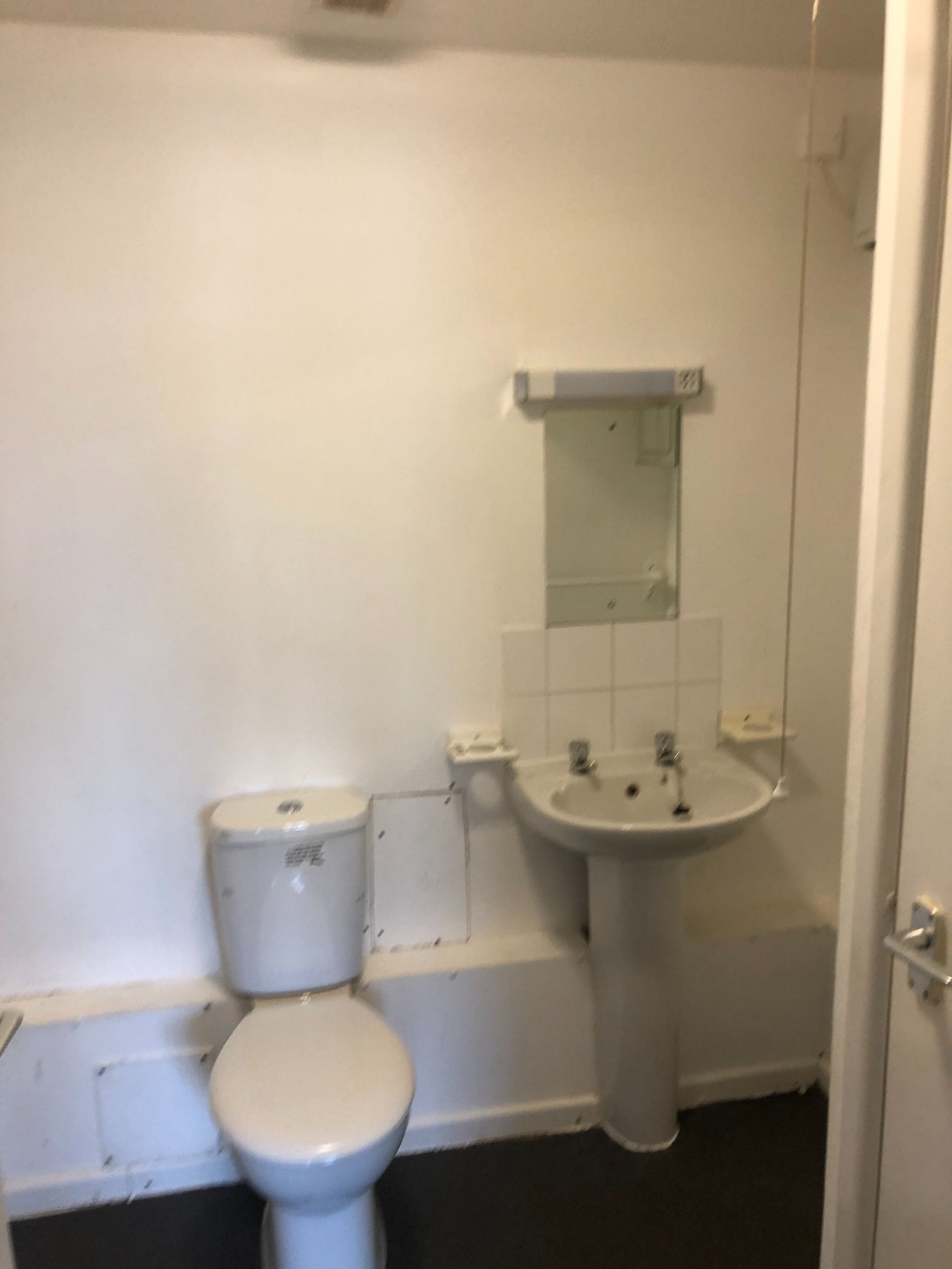 2 bedroom apartment flat/apartment To Let in New Forest - Photograph 9