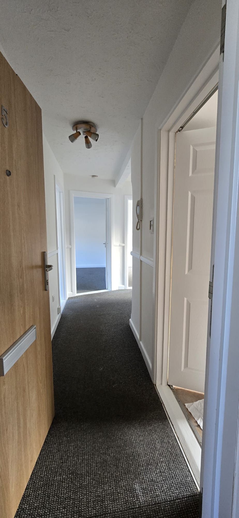 2 bedroom apartment flat/apartment To Let in Southampton - Photograph 6