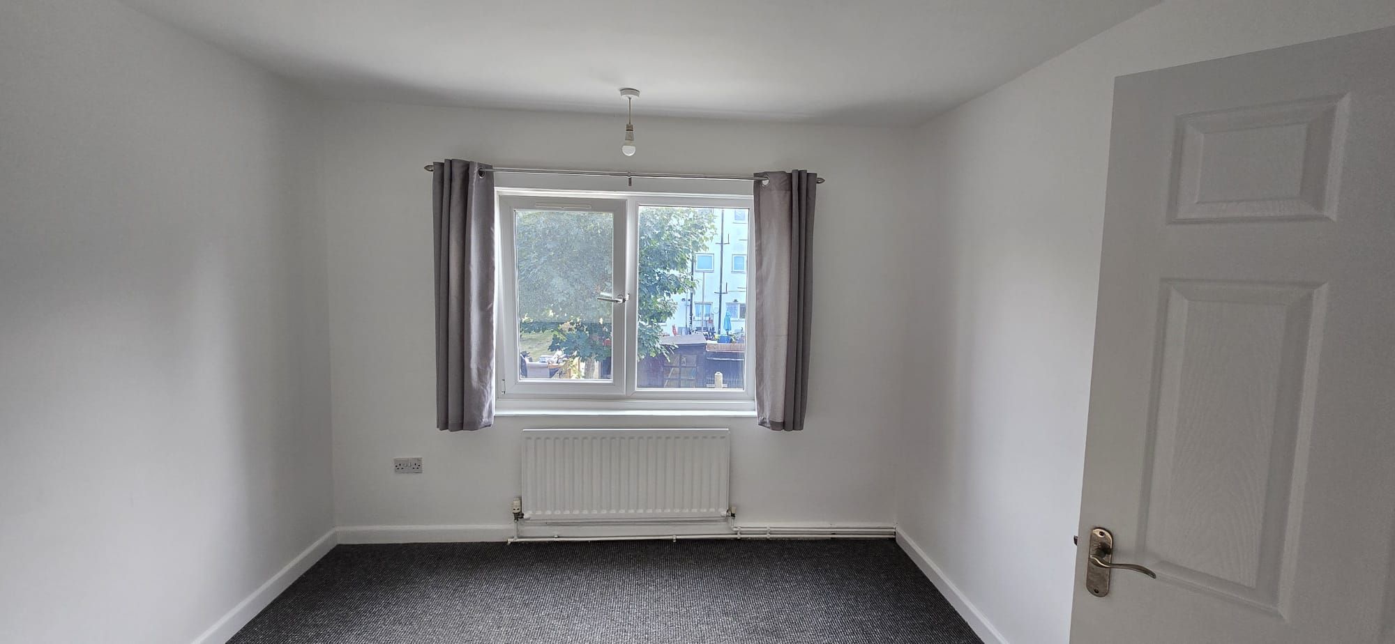 2 bedroom apartment flat/apartment To Let in Southampton - Photograph 3