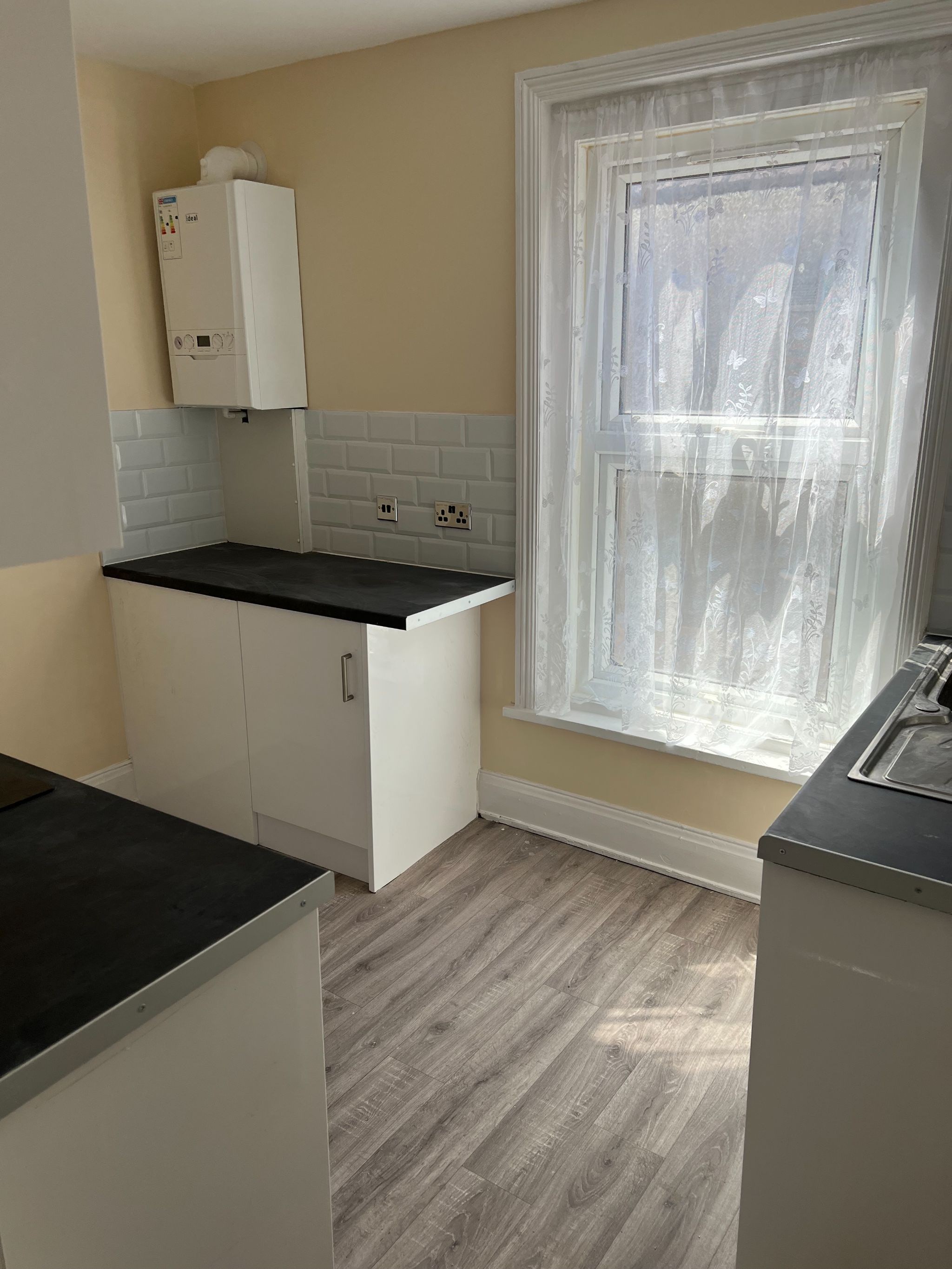 2 bedroom flat flat/apartment To Let in Southampton - Photograph 8