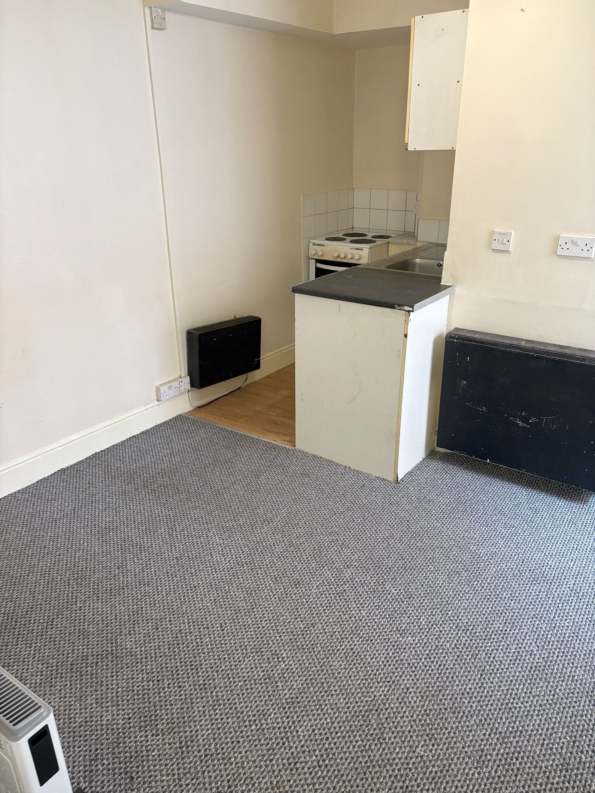 Duplex Flat/apartment To Let in Southampton - Photograph 3
