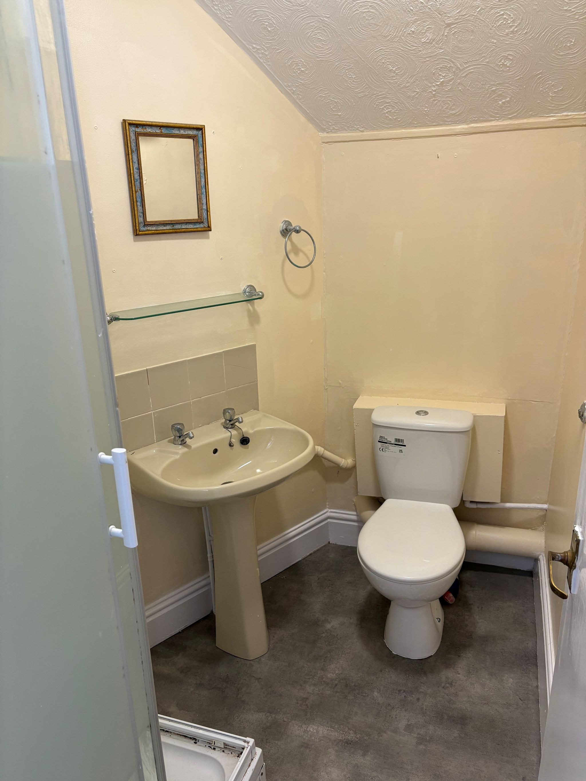 1 bedroom apartment flat/apartment To Let in Southampton - Shower Room
