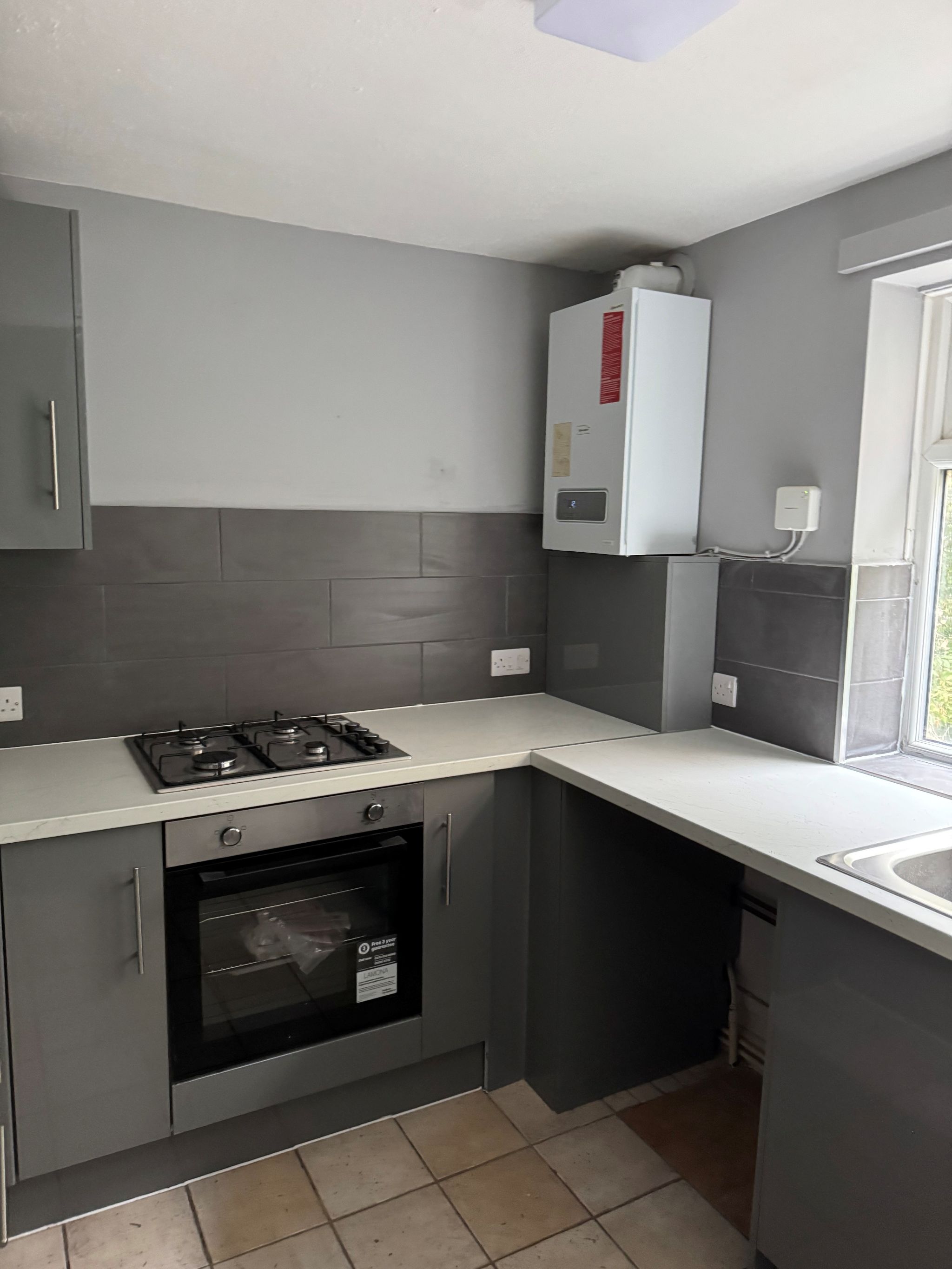 3 bedroom flat flat/apartment To Let in Southampton - Photograph 9