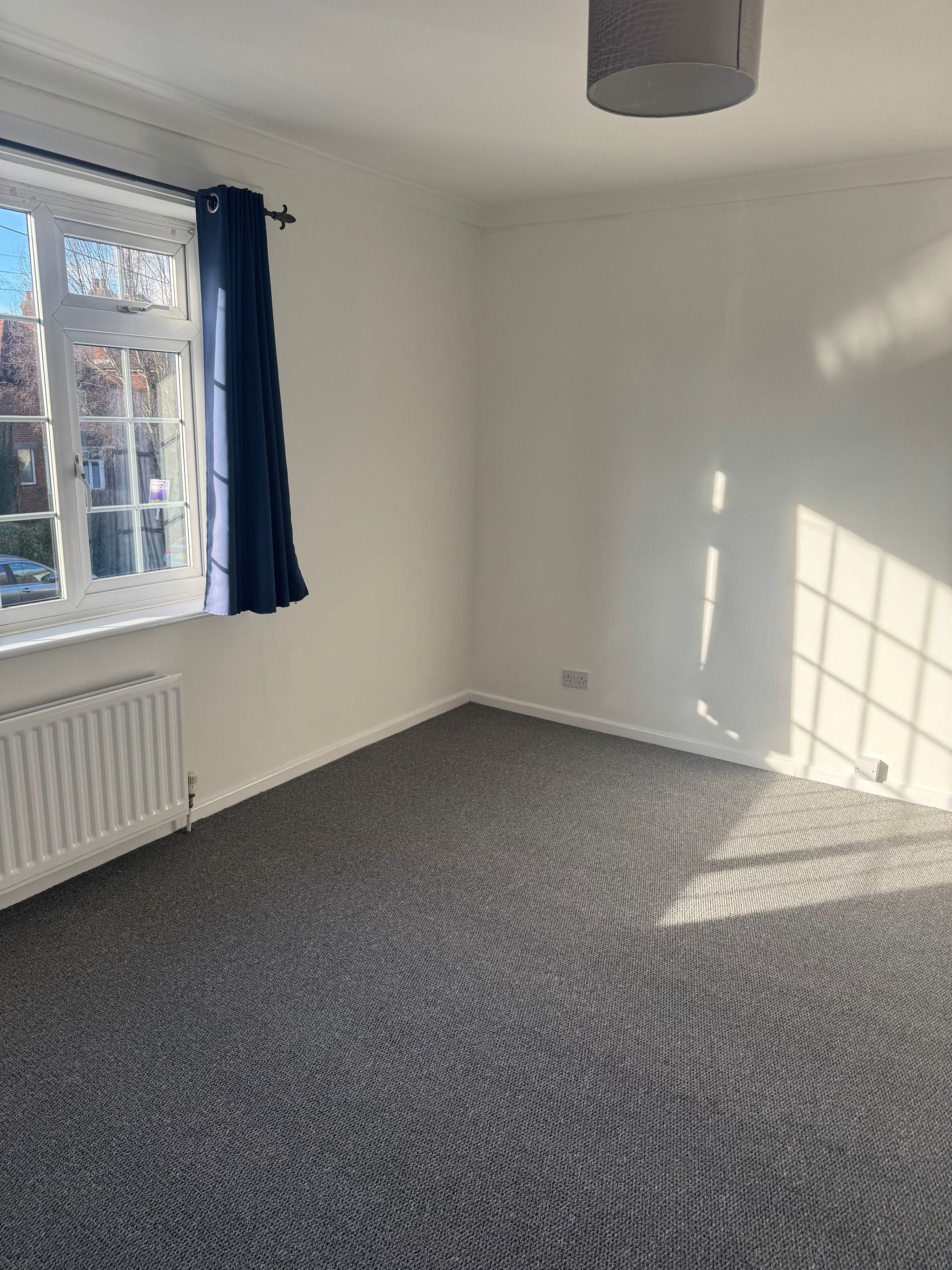 3 bedroom detached house To Let in Southampton - Photograph 9