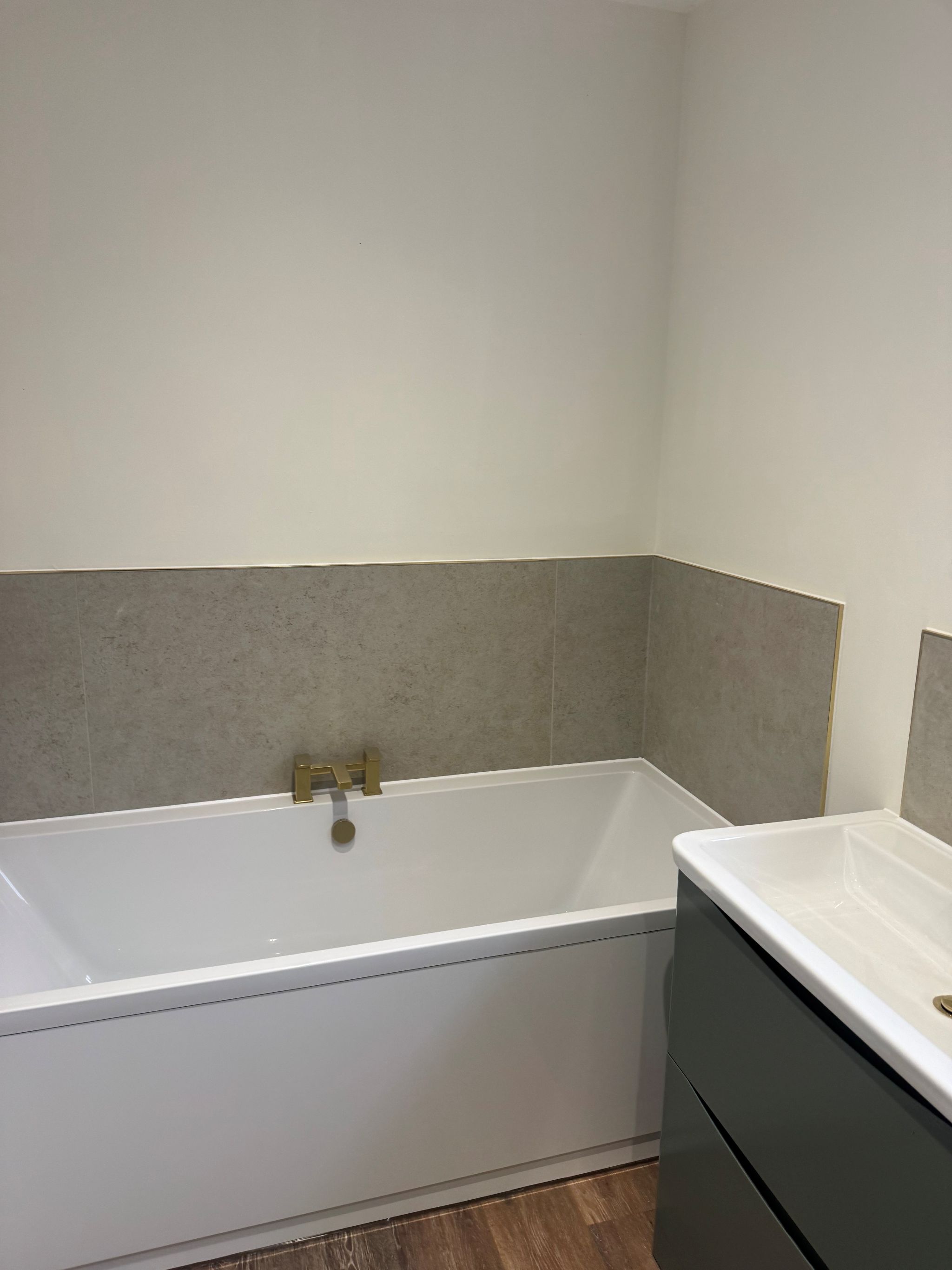 4 bedroom detached bungalow To Let in Eastleigh - Photograph 4