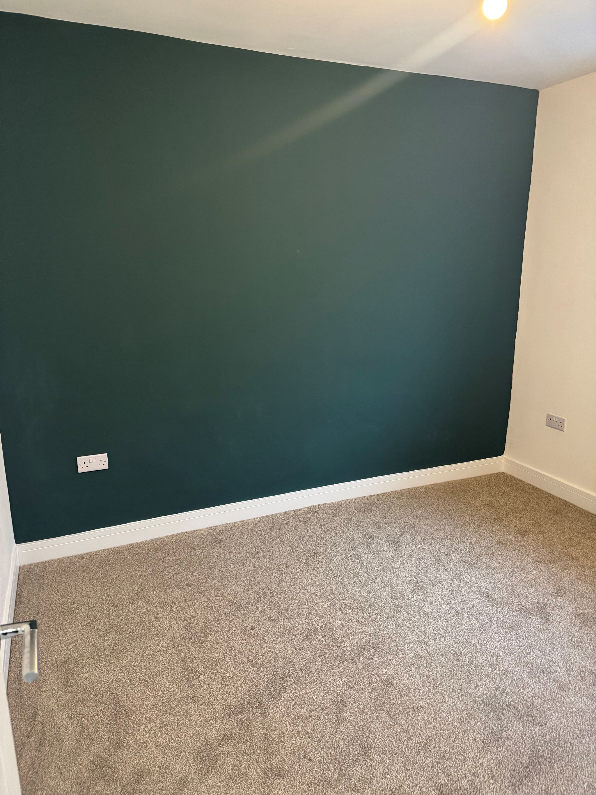 4 bedroom detached bungalow To Let in Eastleigh - Photograph 10