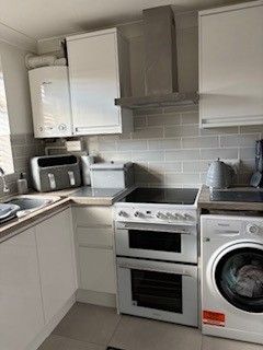 2 bedroom mid terraced house To Let in Southampton - Photograph 11