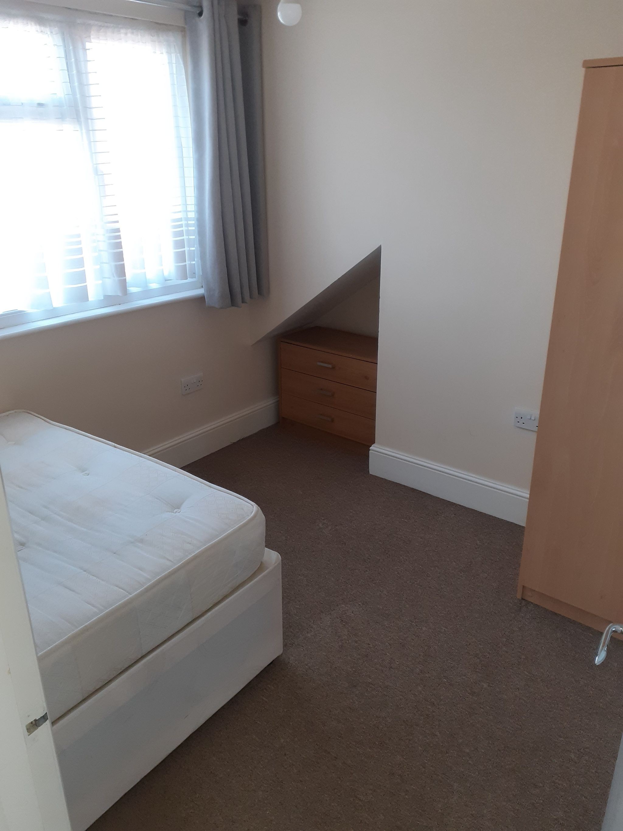 1 bedroom apartment flat/apartment To Let in Southampton - Photograph 9