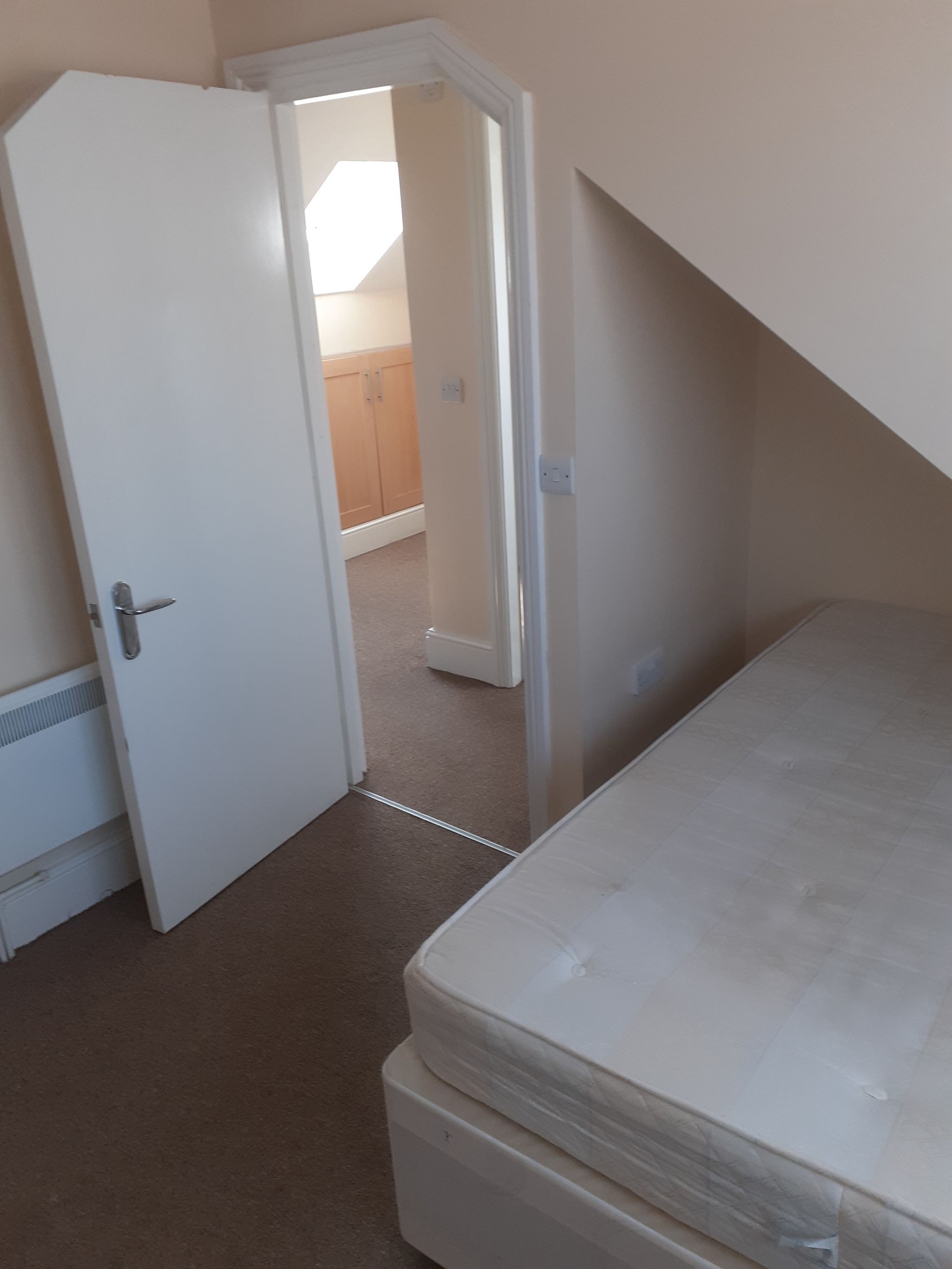 1 bedroom apartment flat/apartment To Let in Southampton - Photograph 10