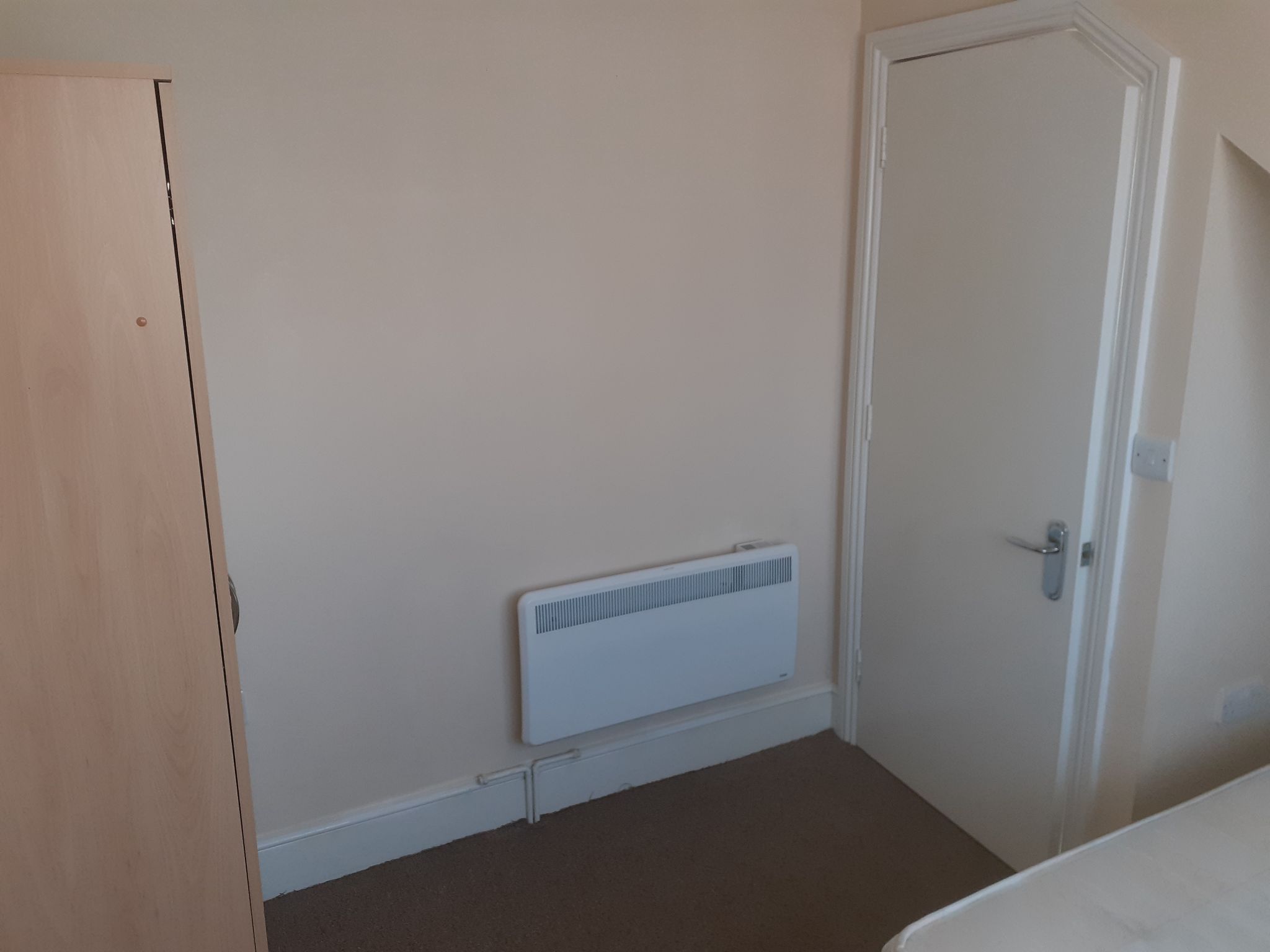1 bedroom apartment flat/apartment To Let in Southampton - Photograph 5