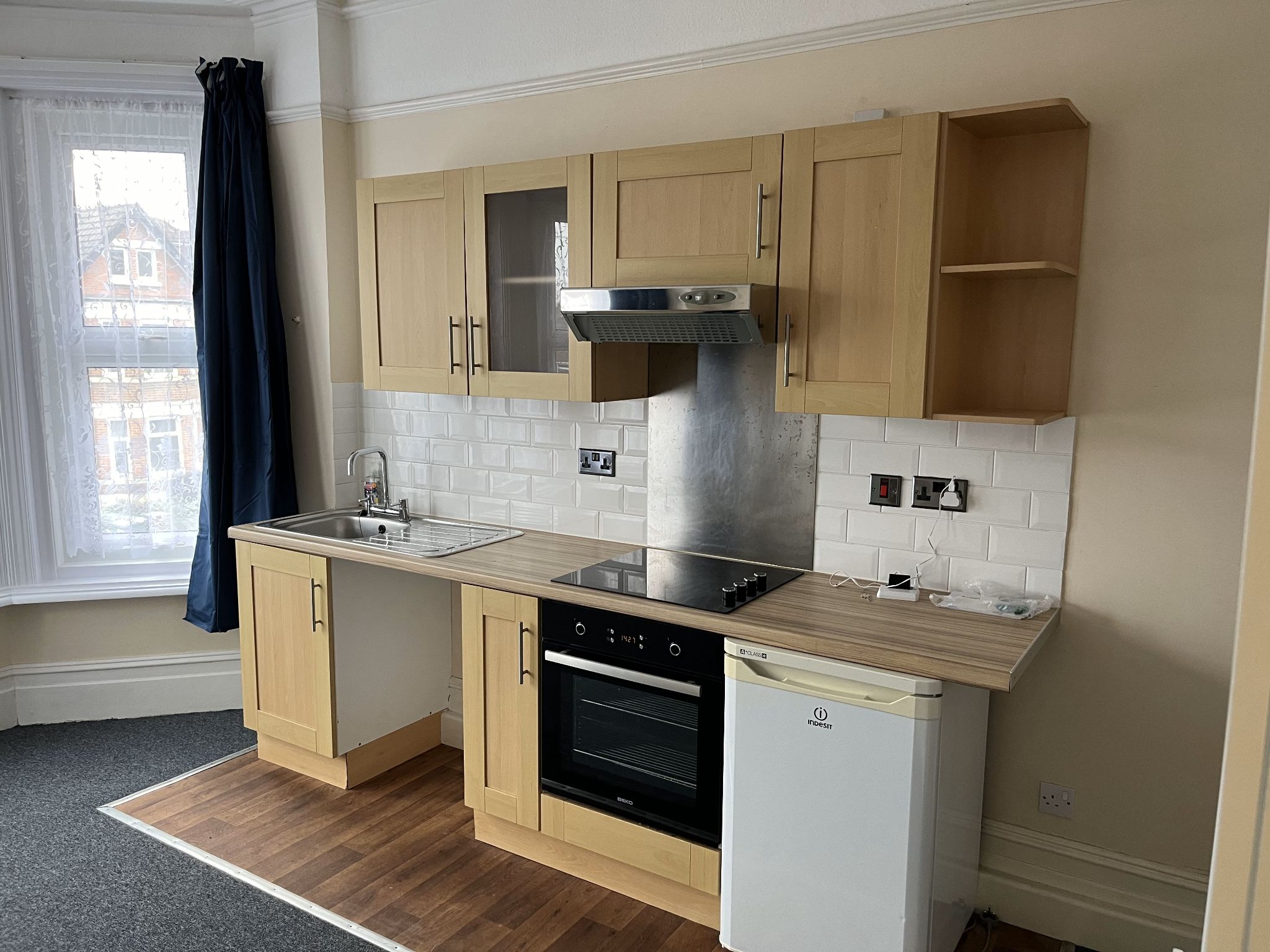 Apartment Flat/apartment To Let in Southampton - Photograph 2
