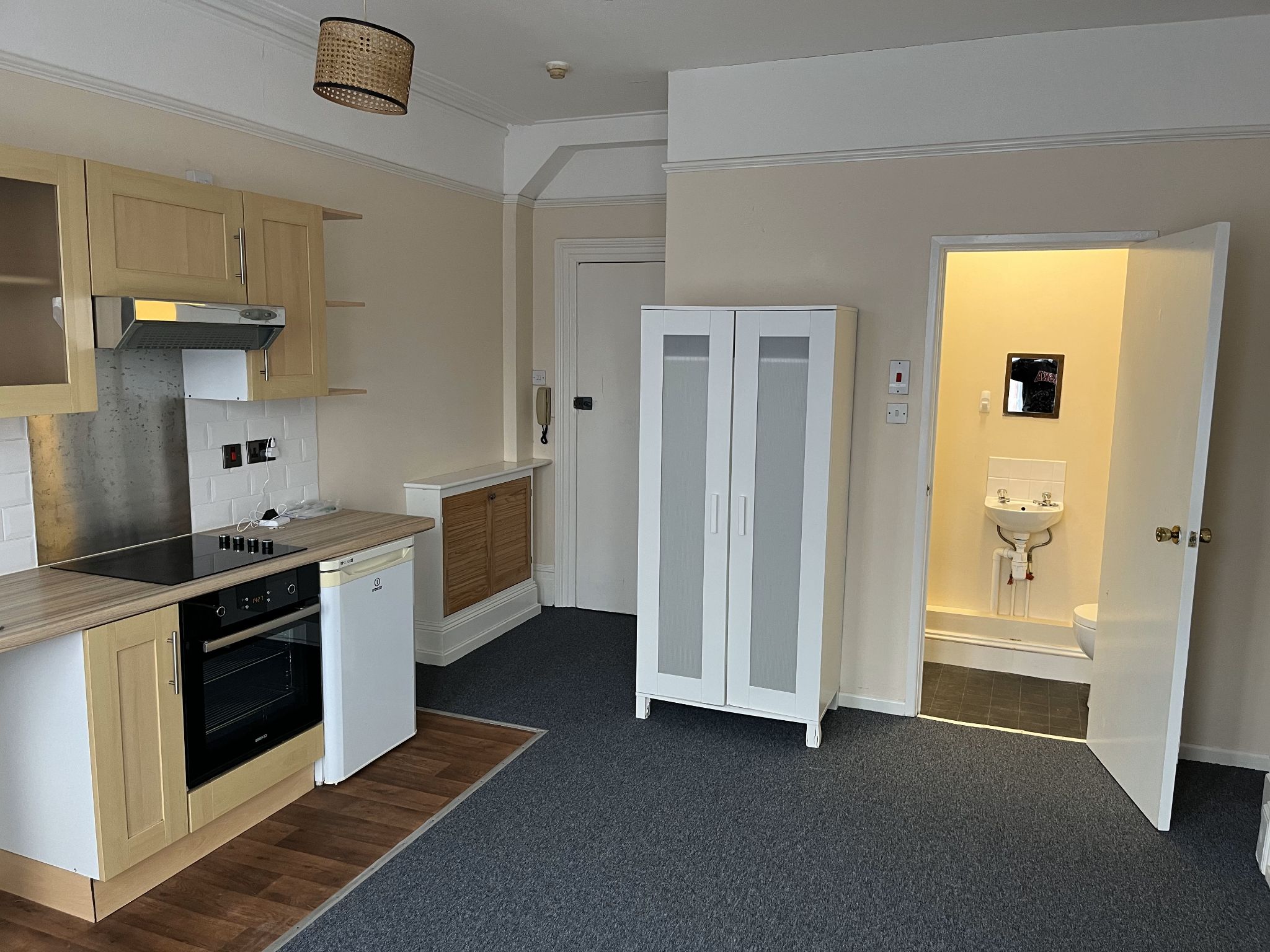 Apartment Flat/apartment To Let in Southampton - Photograph 4