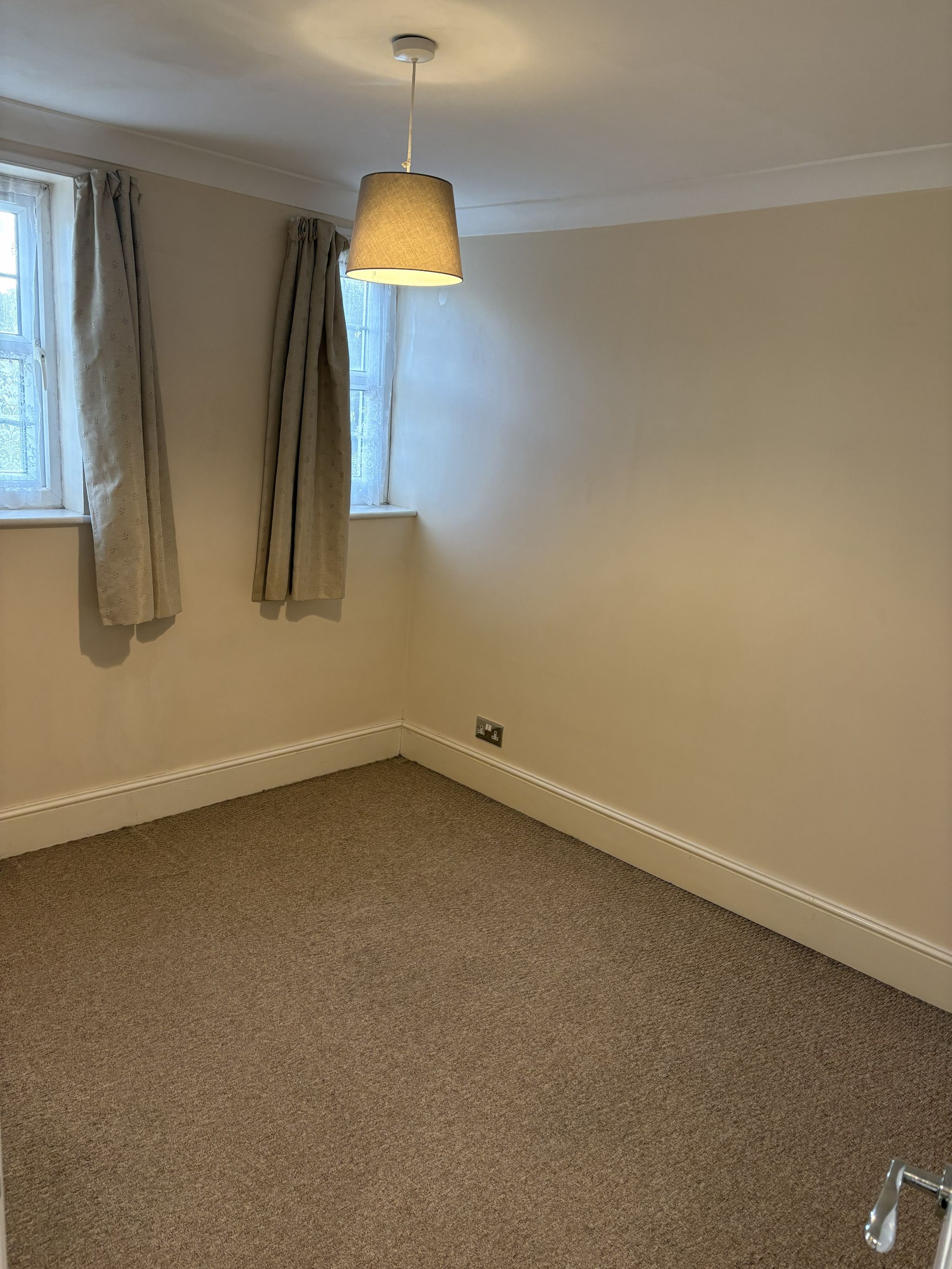 2 bedroom apartment flat/apartment To Let in Southampton - Photograph 5