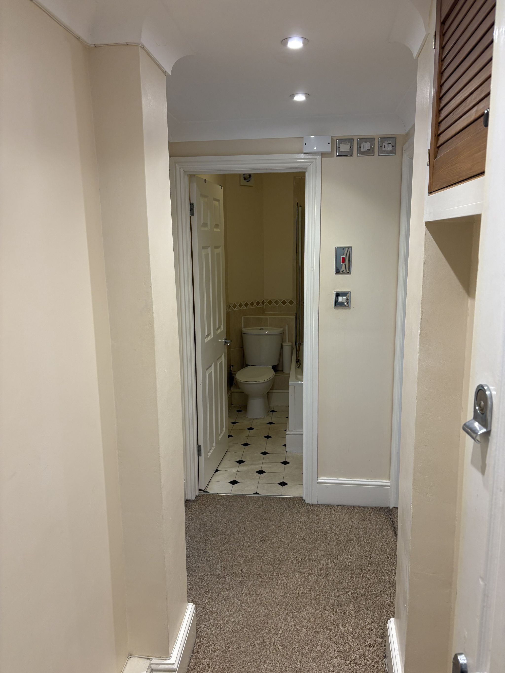 2 bedroom apartment flat/apartment To Let in Southampton - Property photograph