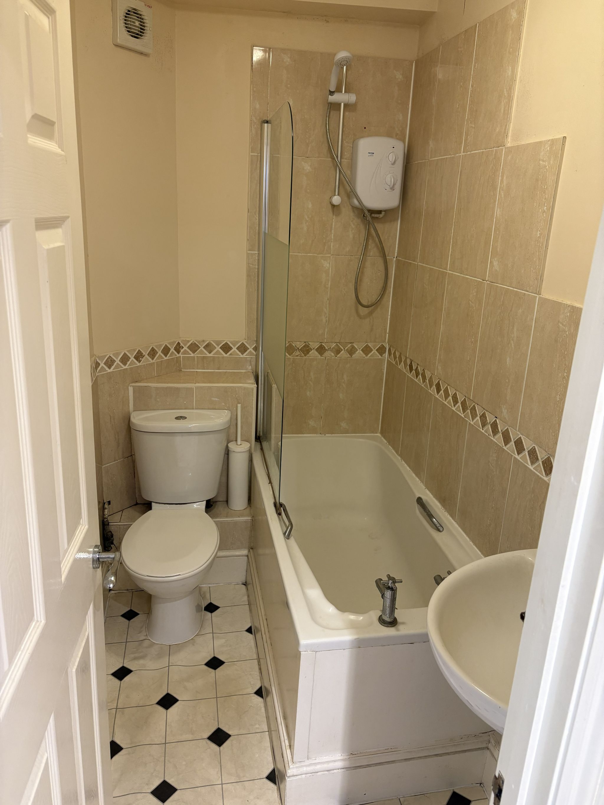 2 bedroom apartment flat/apartment To Let in Southampton - Property photograph