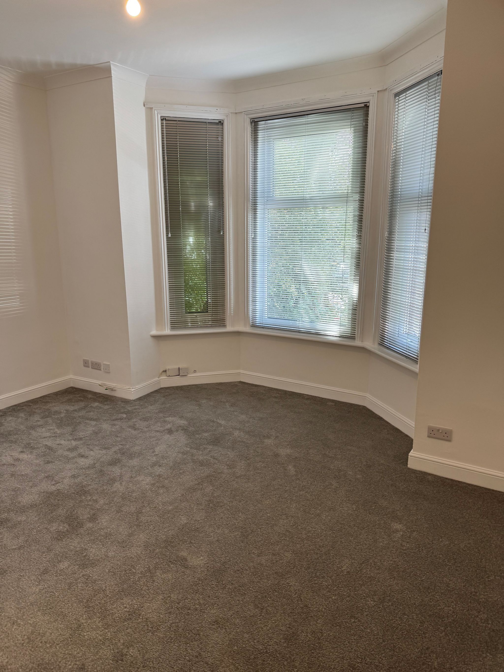 Apartment Flat/apartment To Let in Southampton - LOUNGE