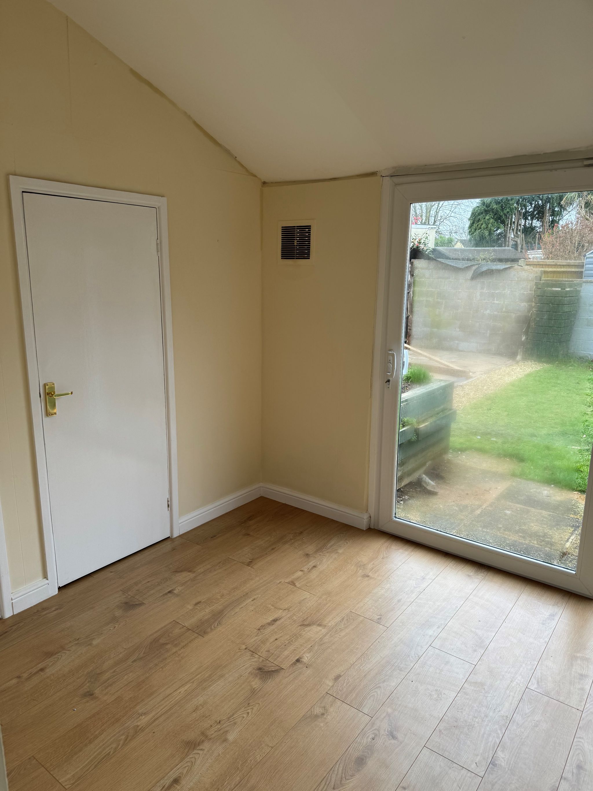 3 bedroom semi-detached house To Let in Southampton - Conservatory